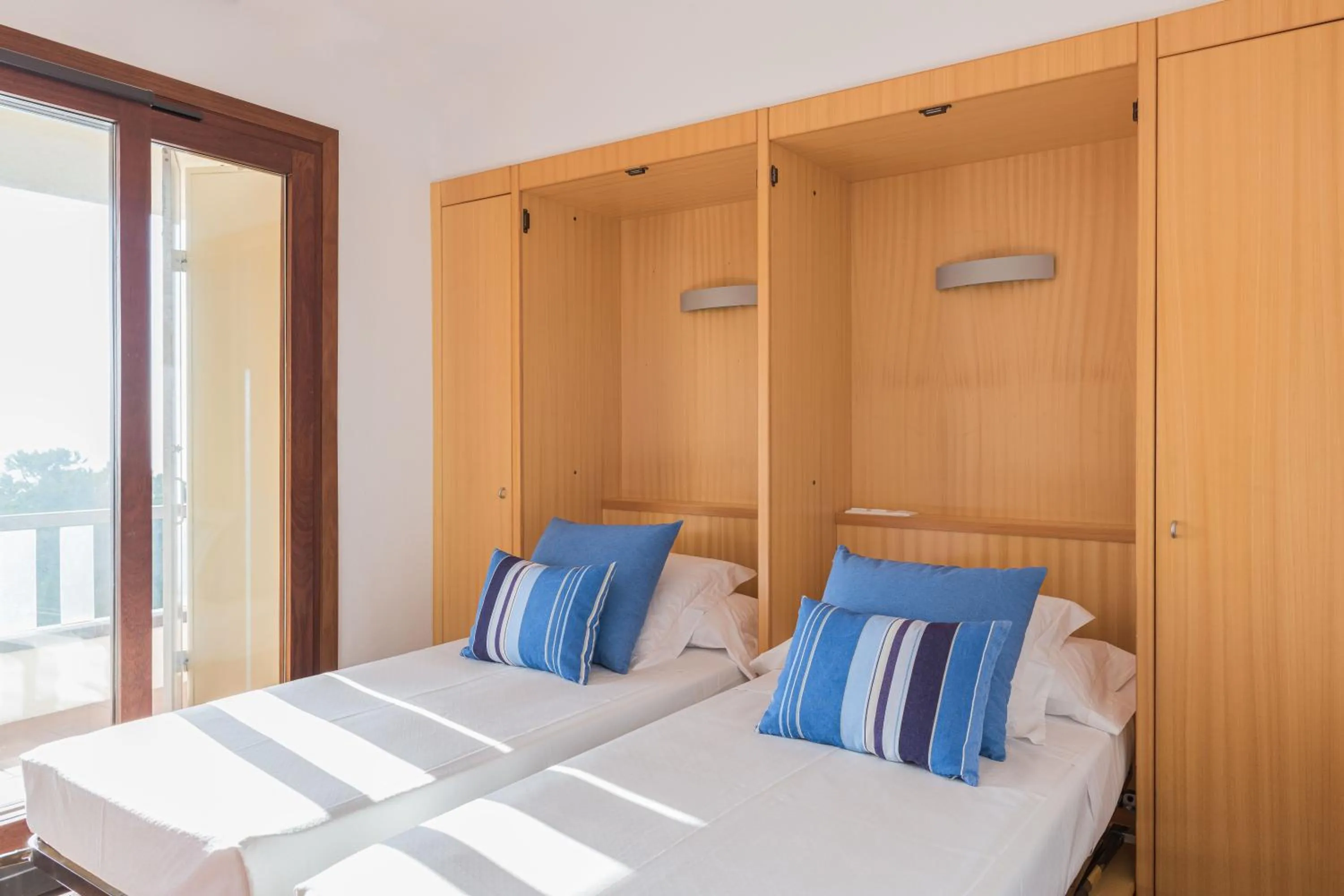 Bed in Almadraba Park Hotel