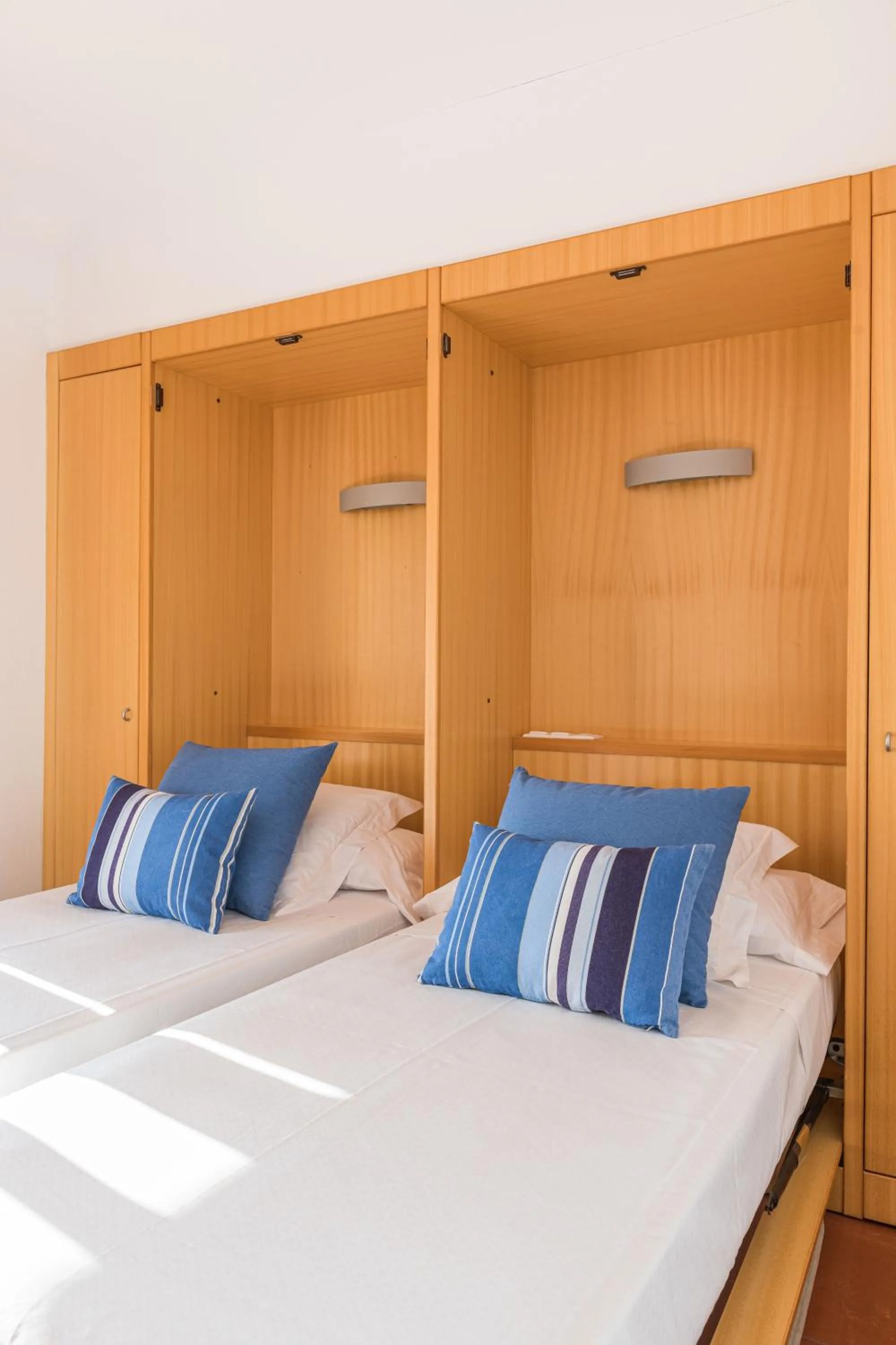 Bed in Almadraba Park Hotel