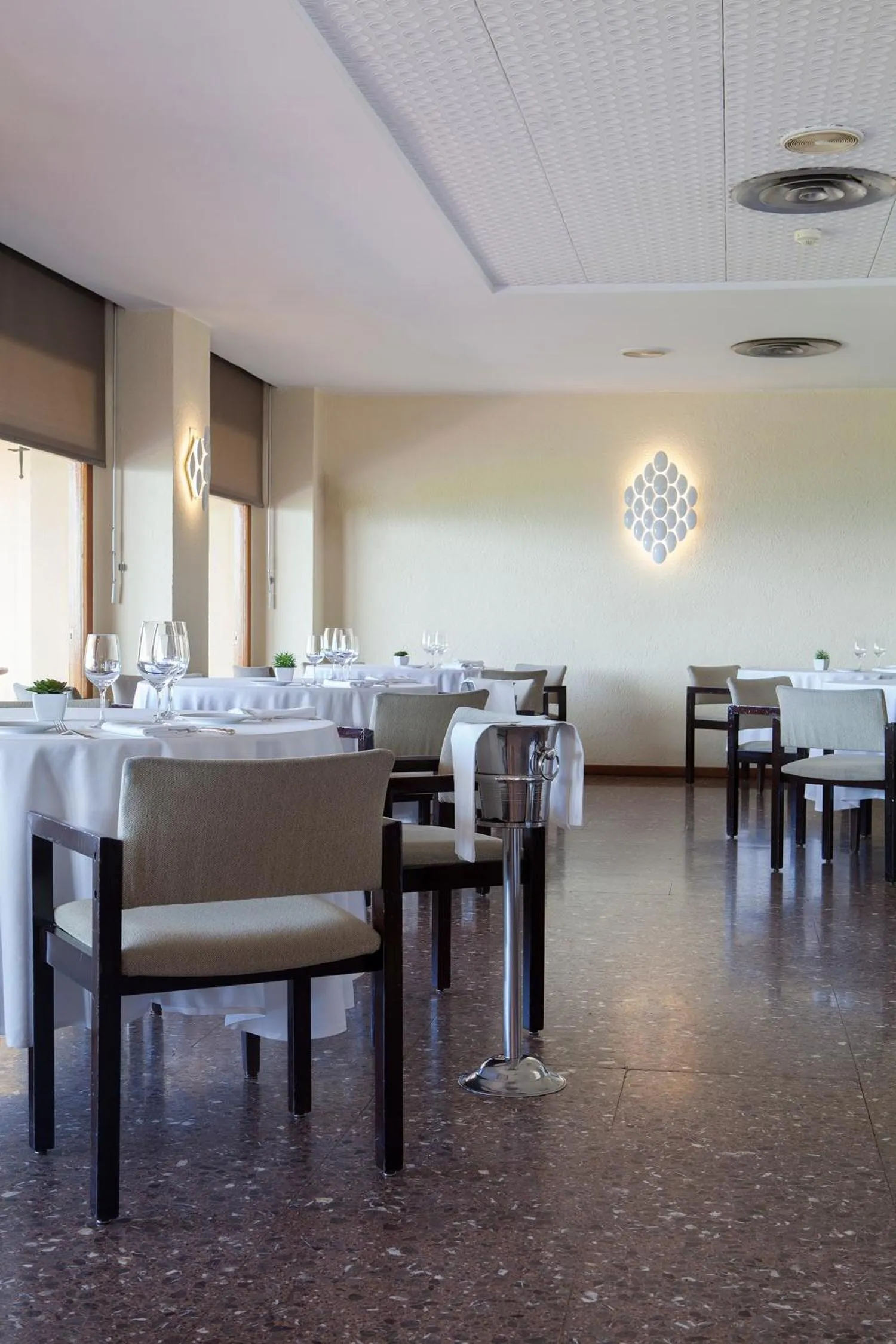 Restaurant/places to eat in Almadraba Park Hotel