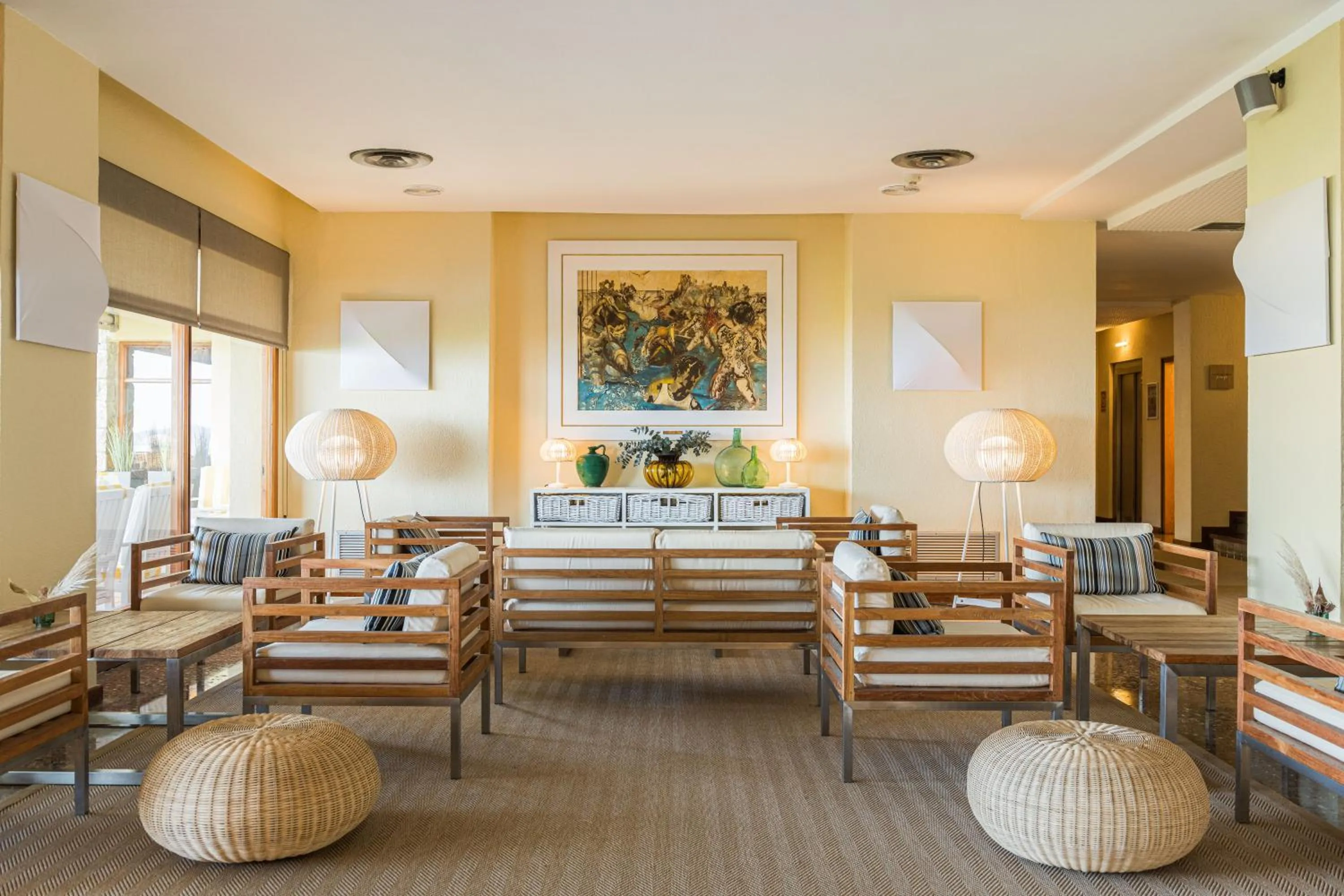 Living room in Almadraba Park Hotel