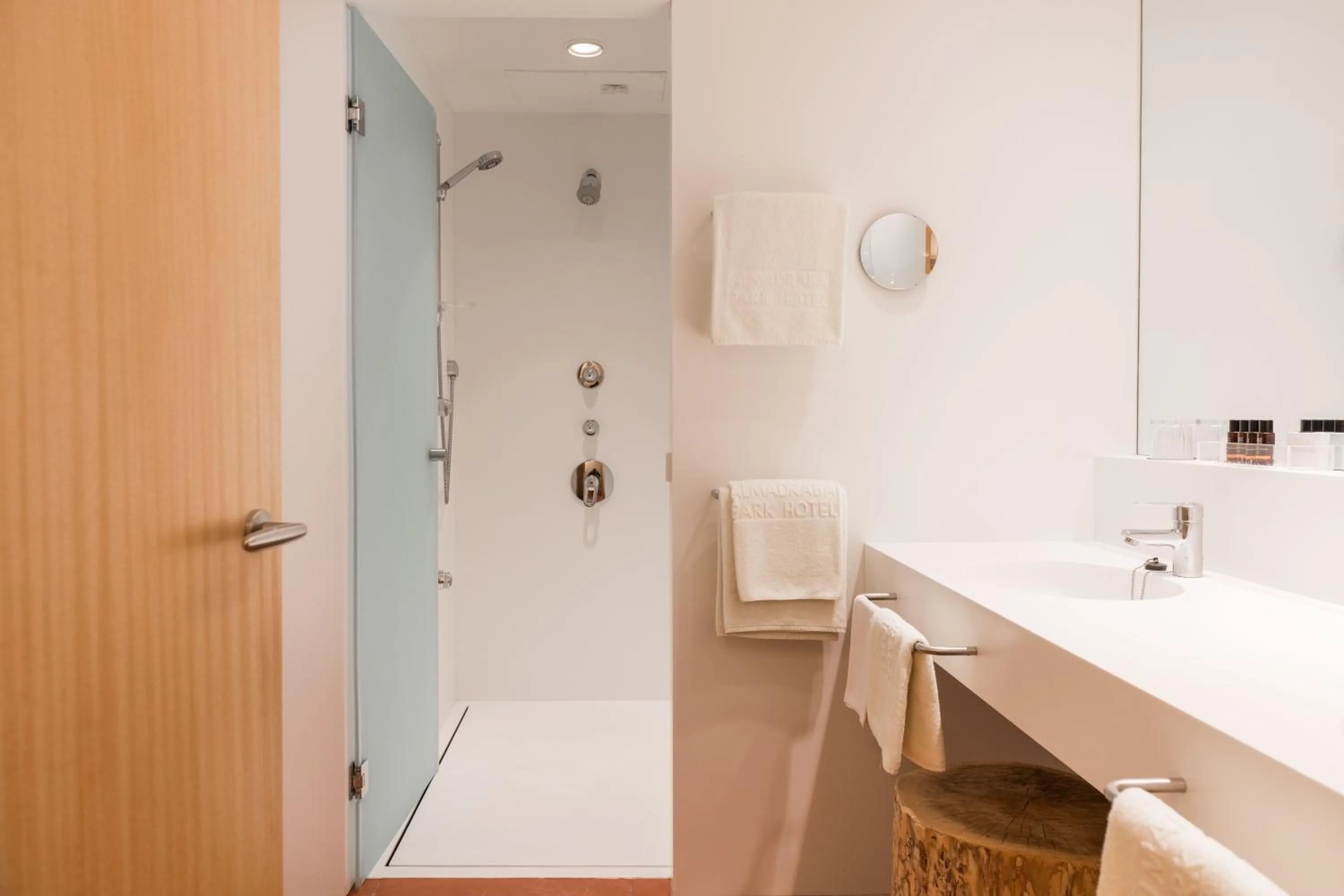 Bedroom in Almadraba Park Hotel