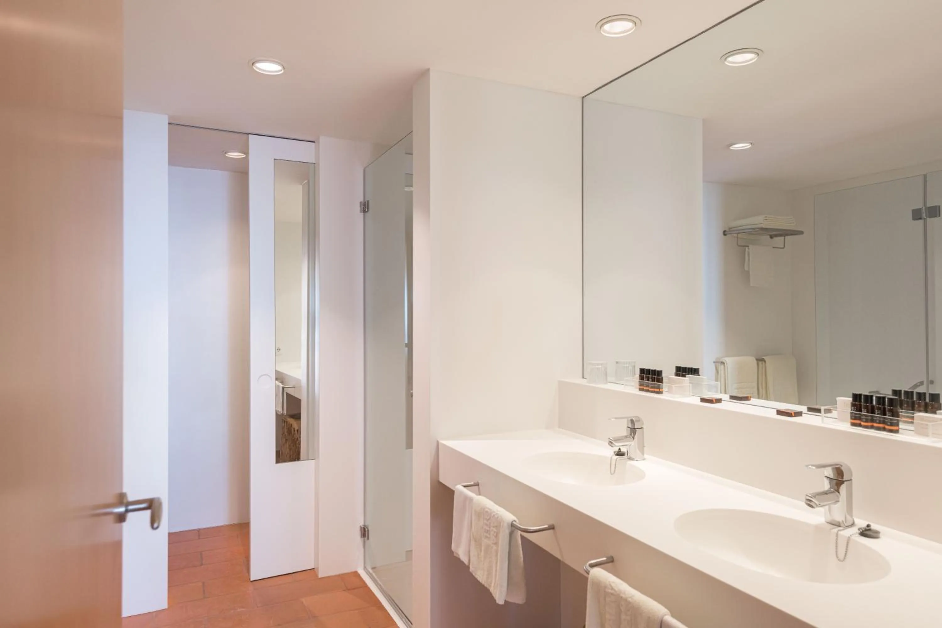 Bathroom in Almadraba Park Hotel