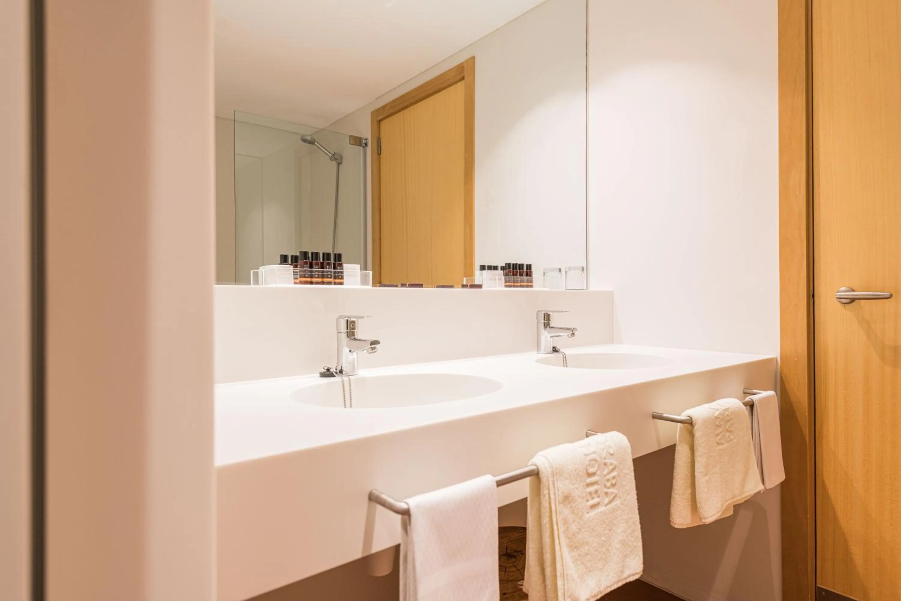 Bathroom in Almadraba Park Hotel