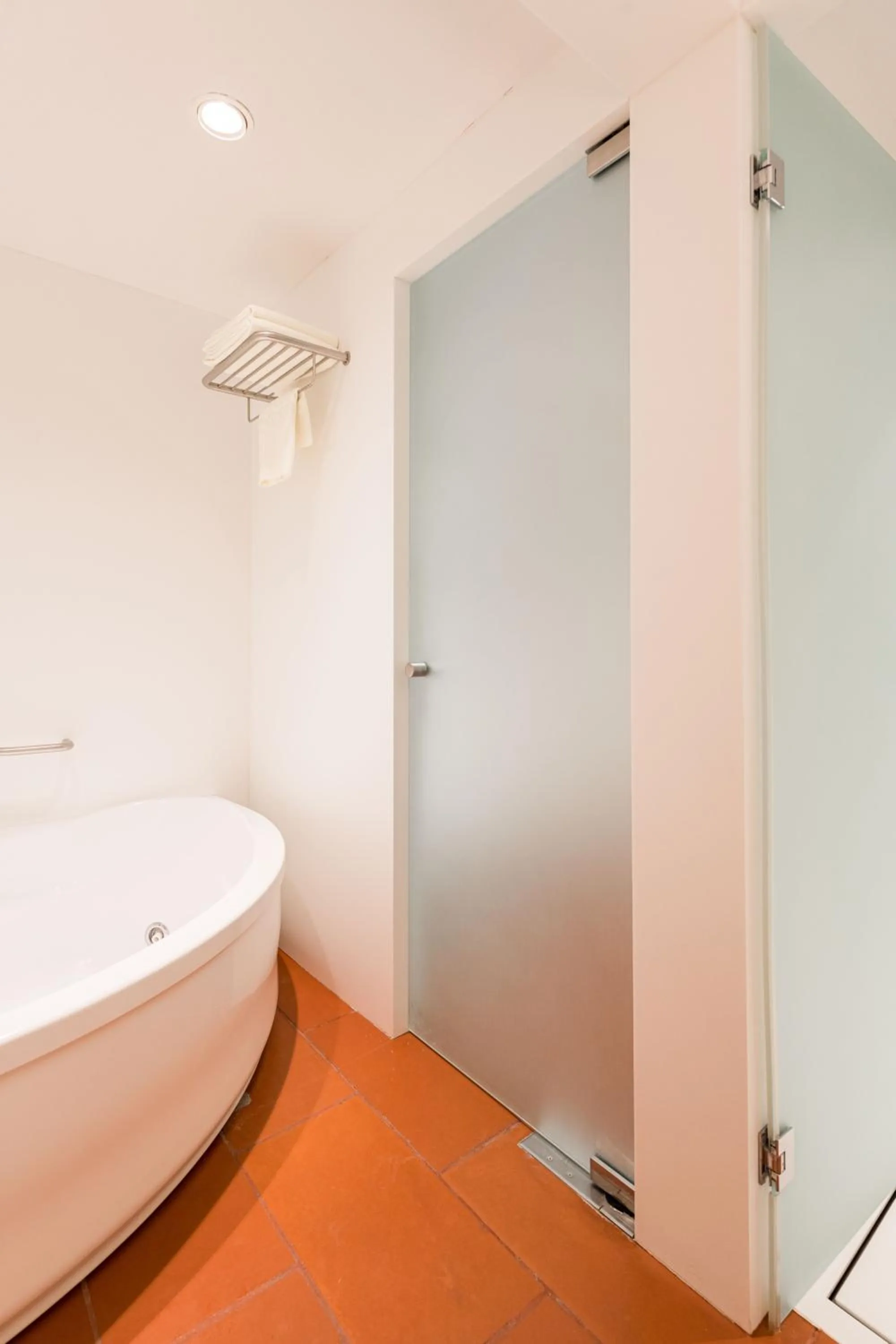 Bath in Almadraba Park Hotel