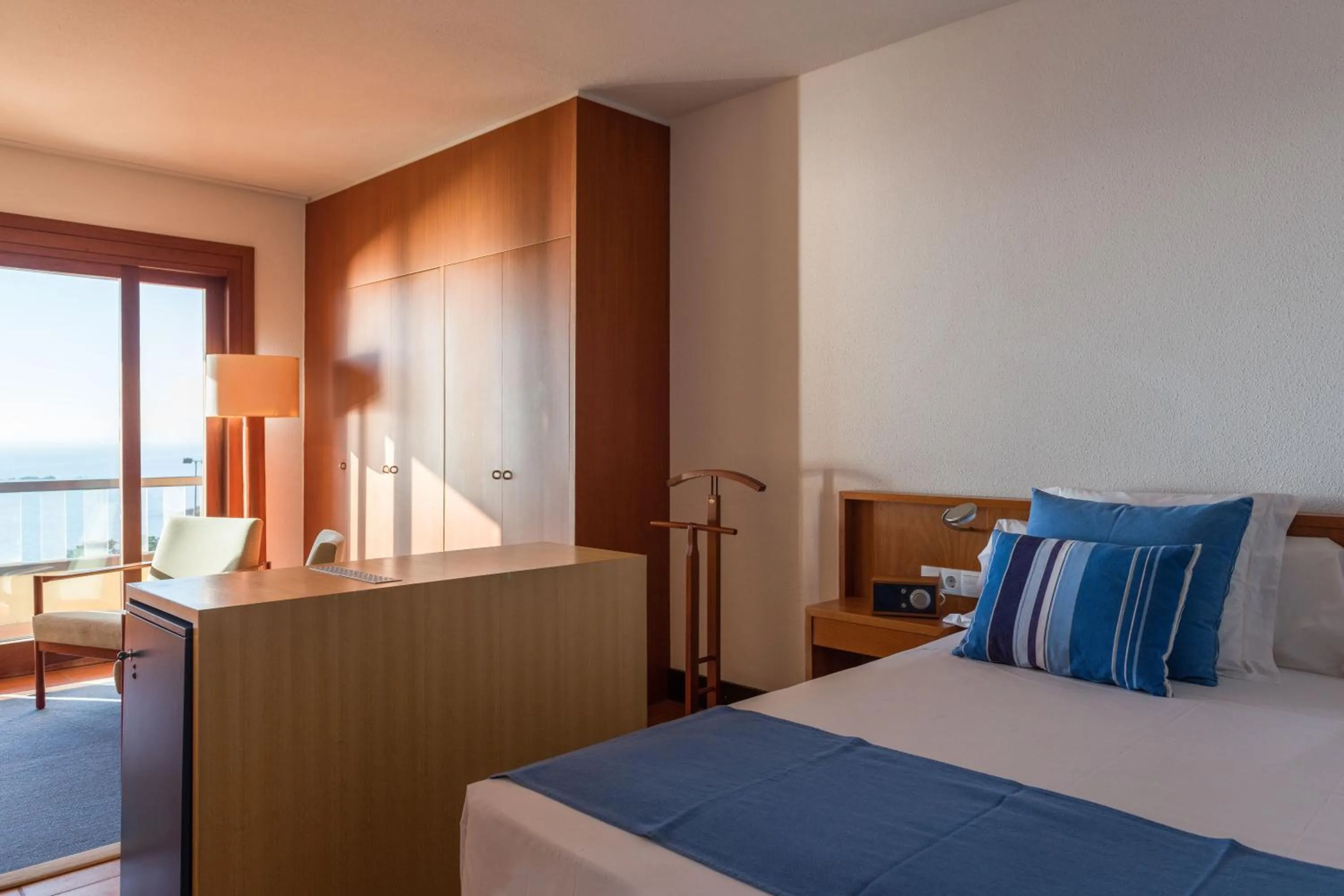 Bedroom, Bed in Almadraba Park Hotel