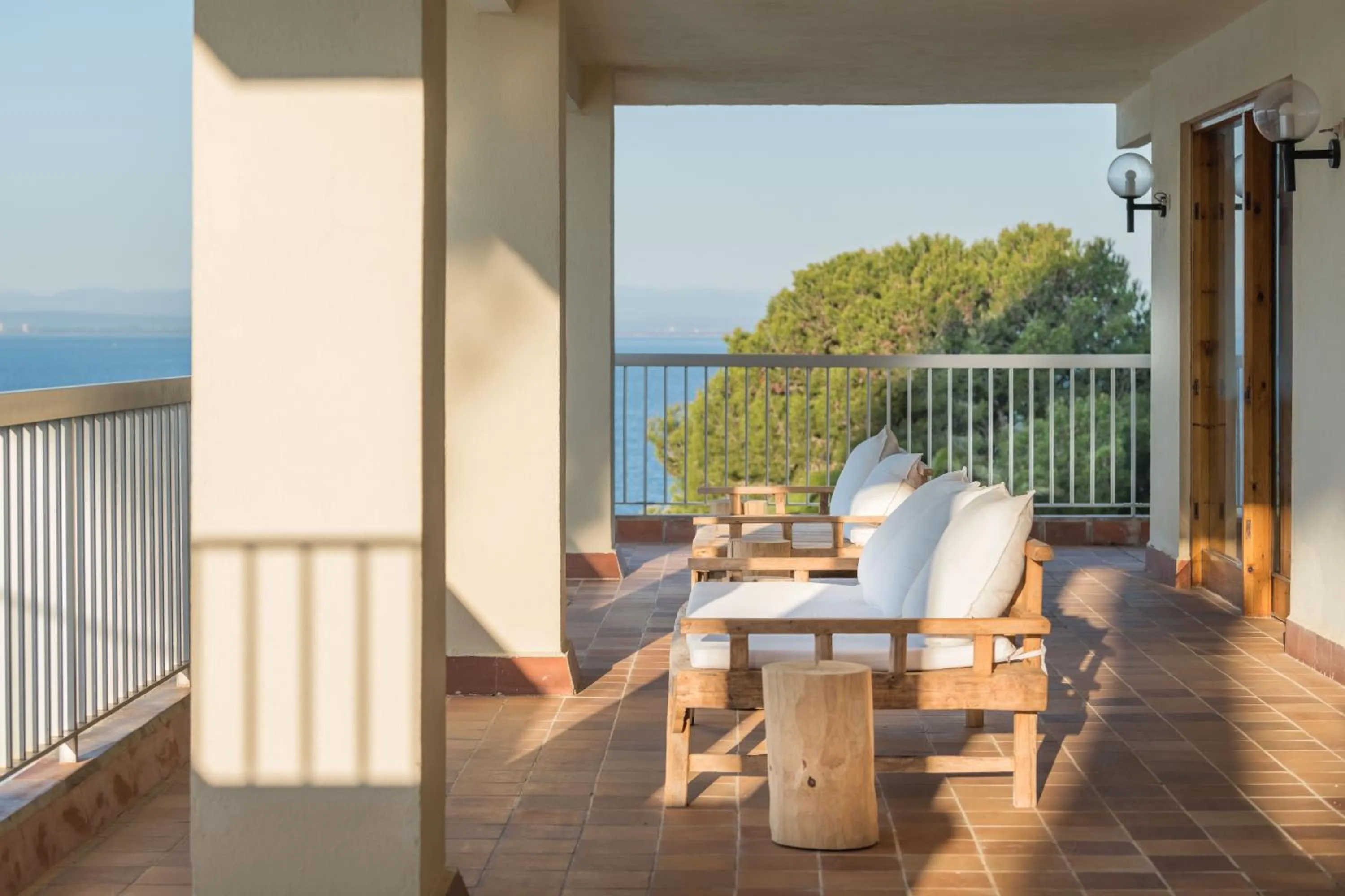 Seating area in Almadraba Park Hotel
