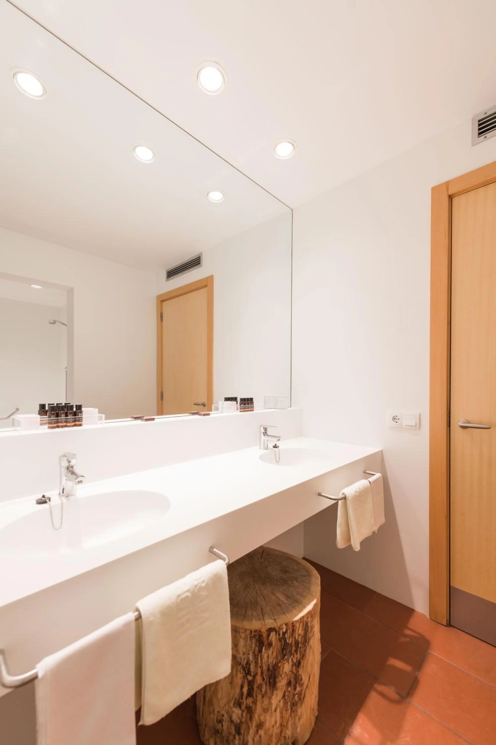 Bathroom in Almadraba Park Hotel