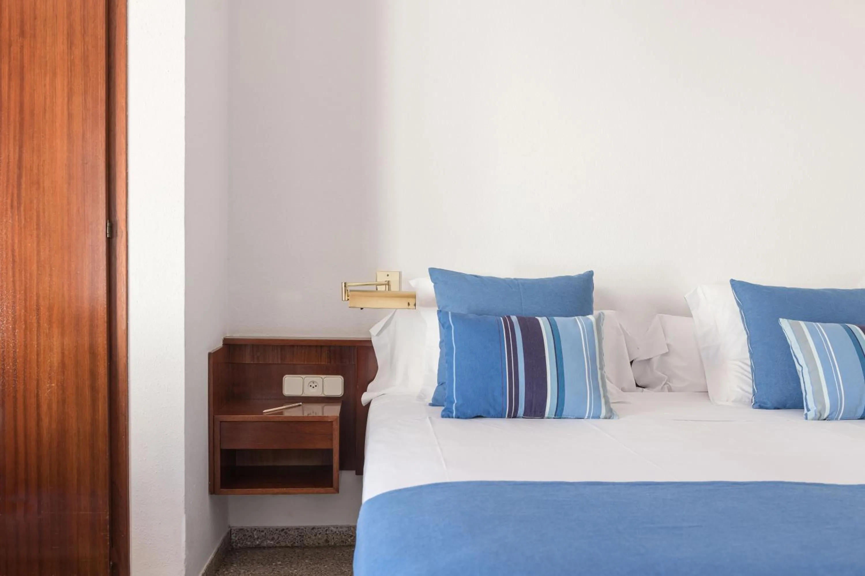 Bedroom, Bed in Almadraba Park Hotel