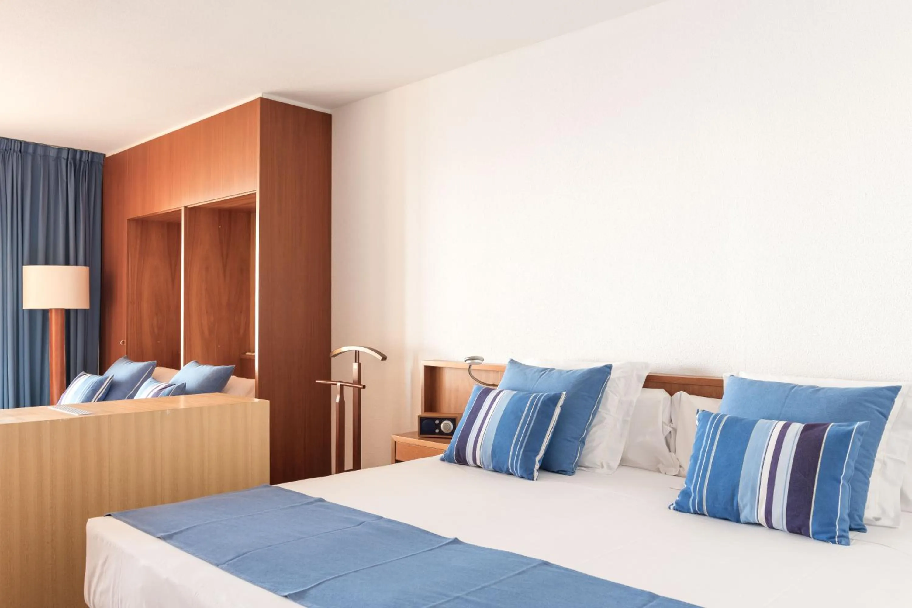 Bedroom, Bed in Almadraba Park Hotel