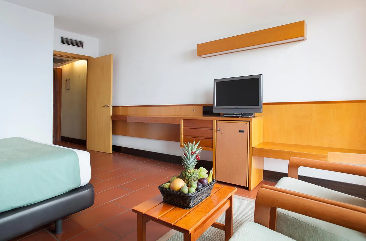 TV and multimedia, Bed in Almadraba Park Hotel