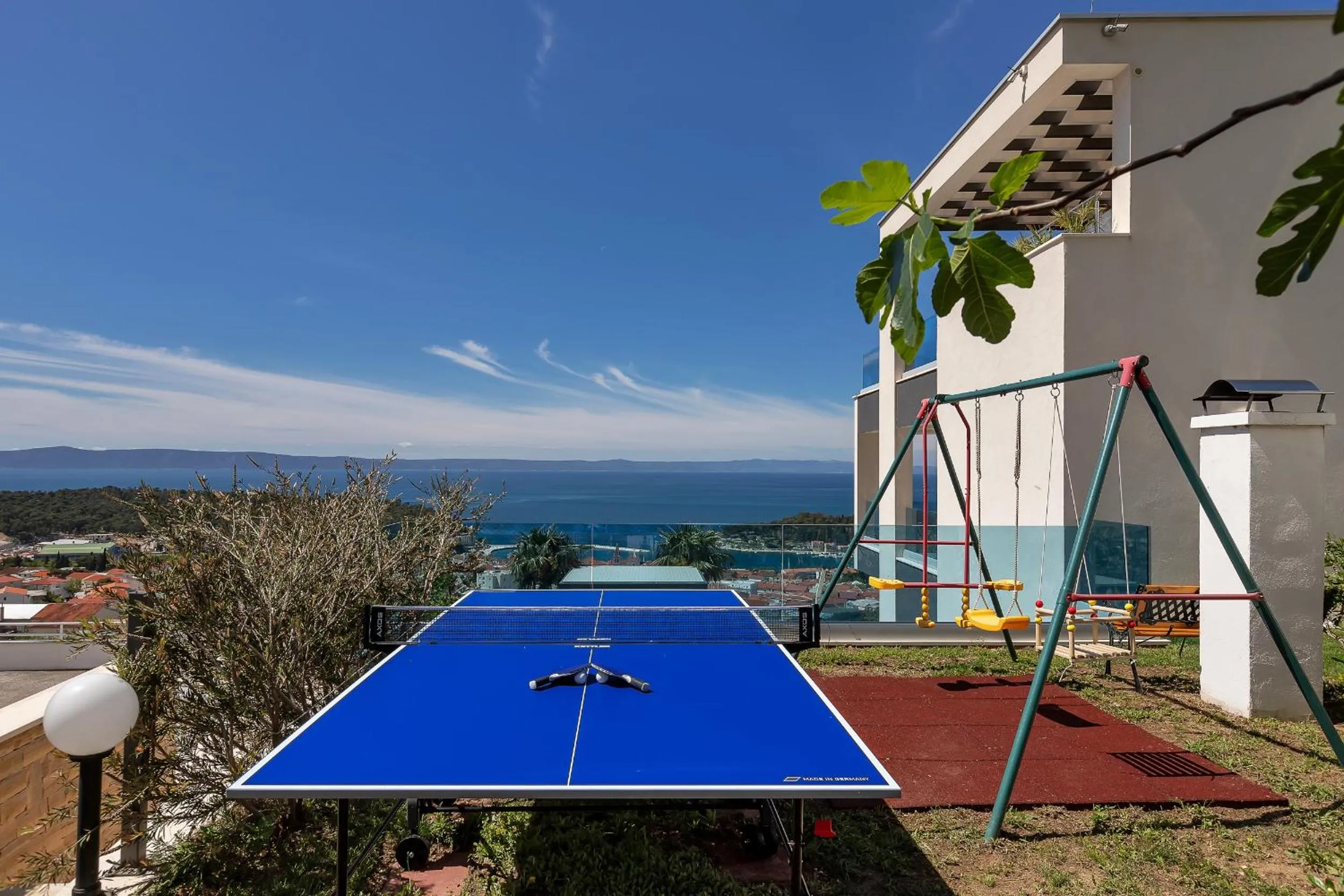 Table tennis in Villa Afrodita