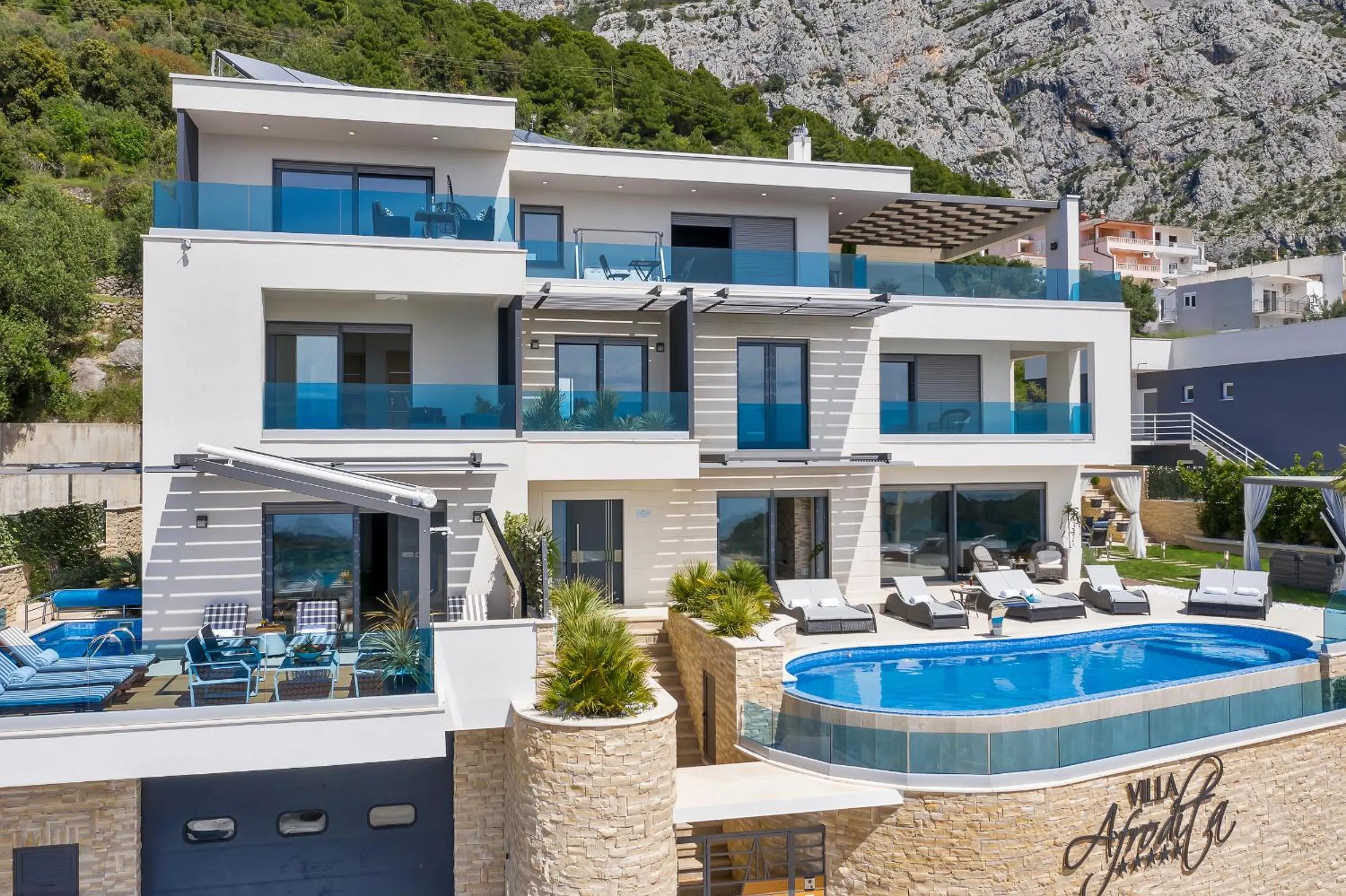 Property building in Villa Afrodita