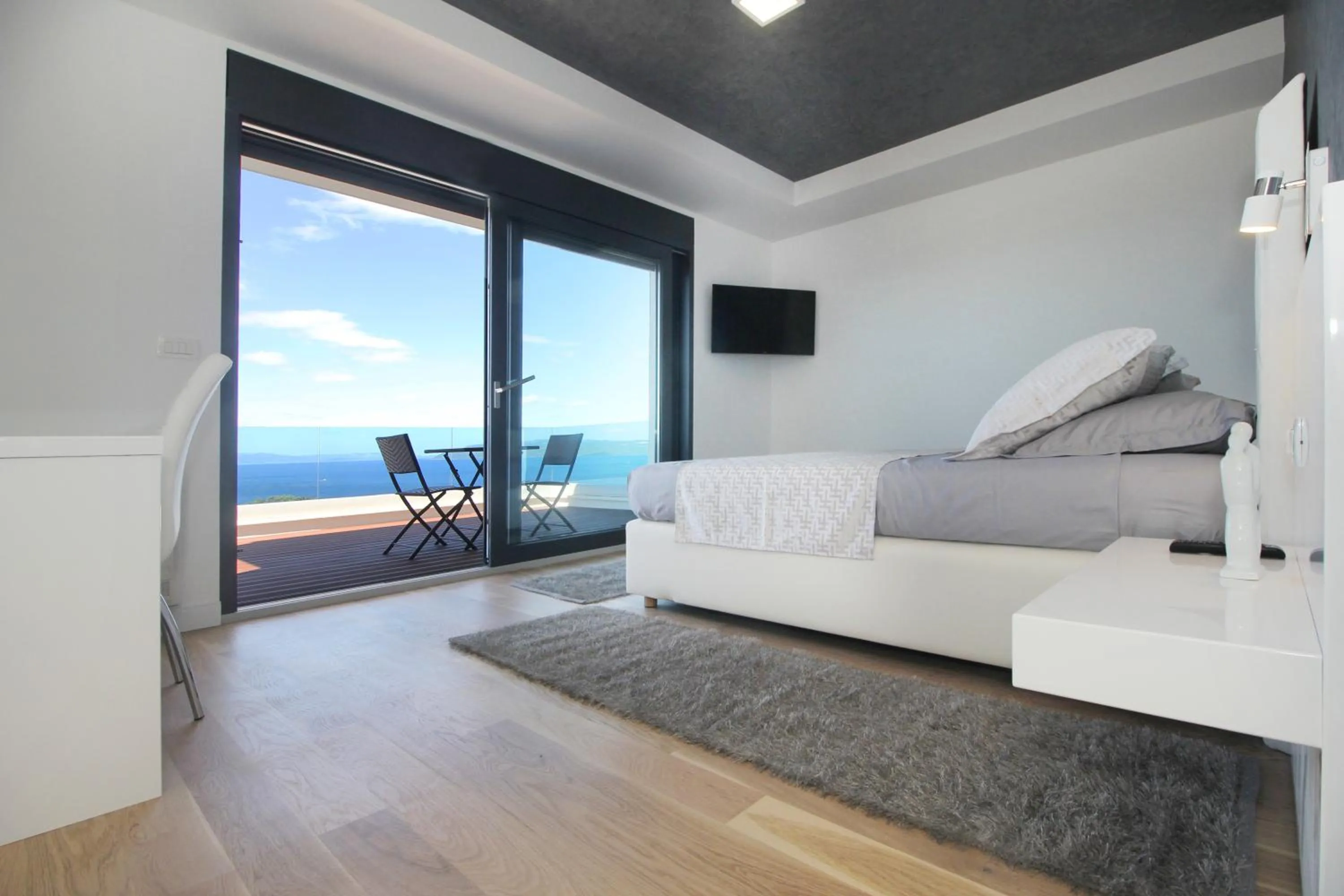 Photo of the whole room in Villa Afrodita