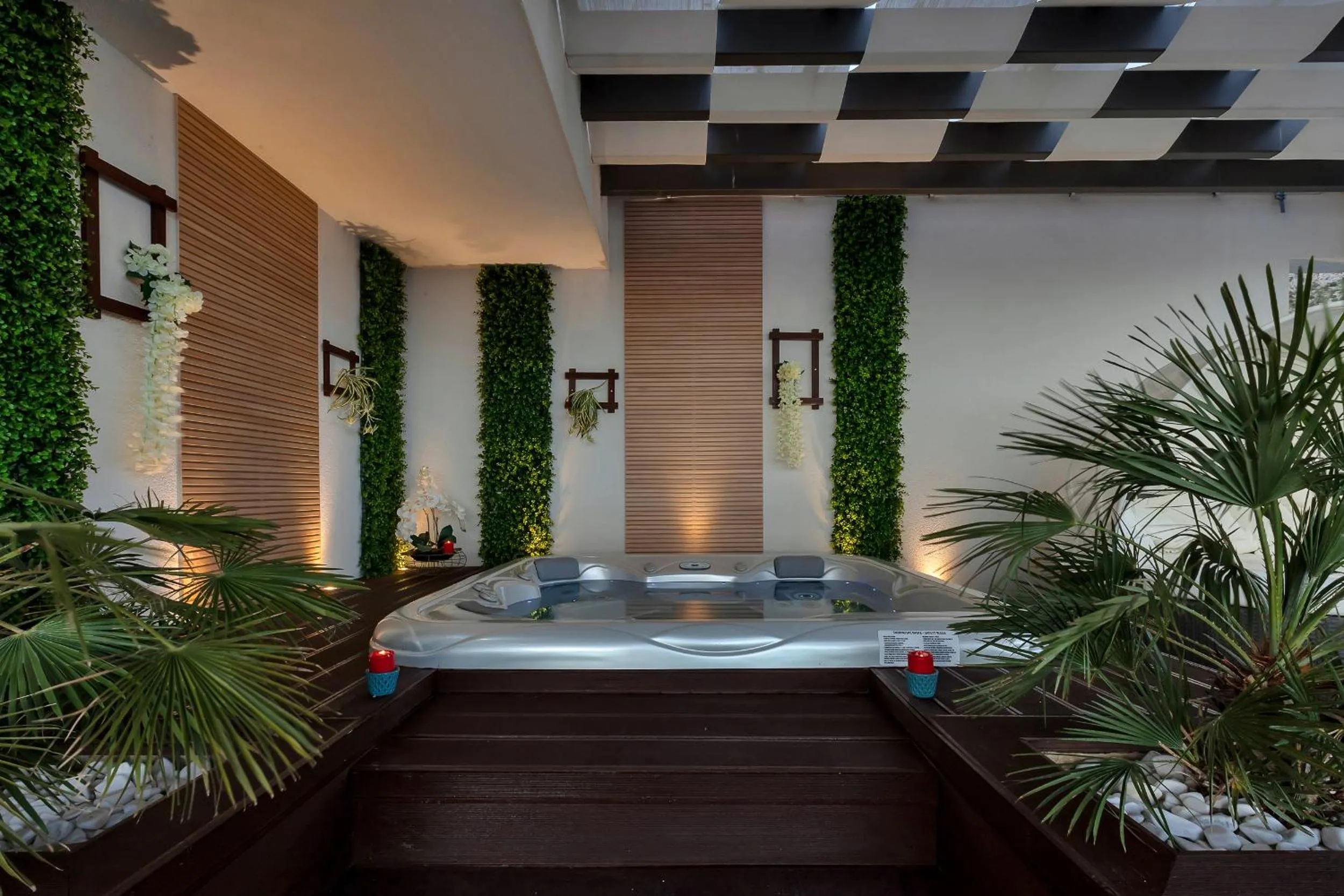 Hot Tub in Villa Afrodita