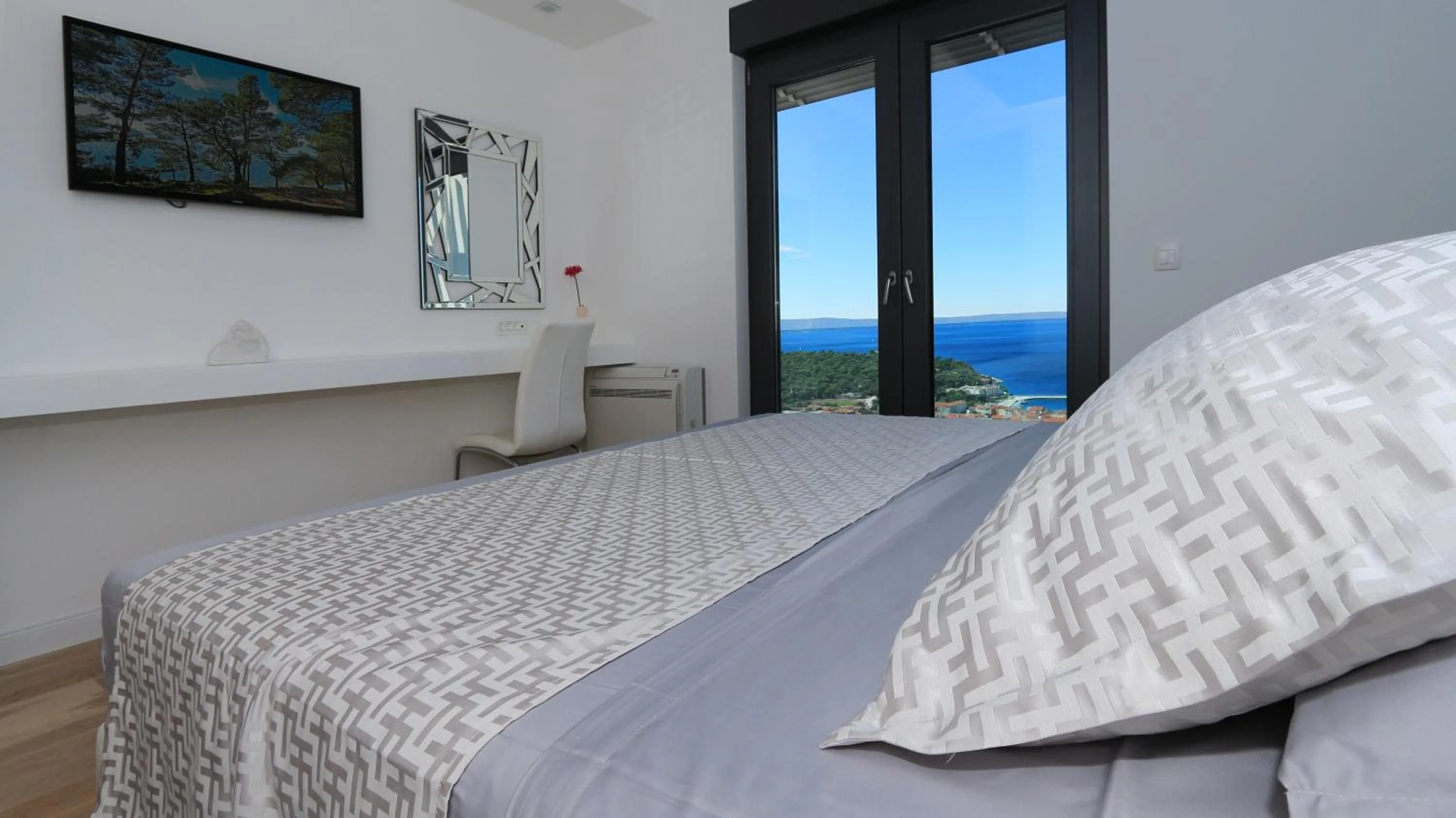Day, Bed in Villa Afrodita