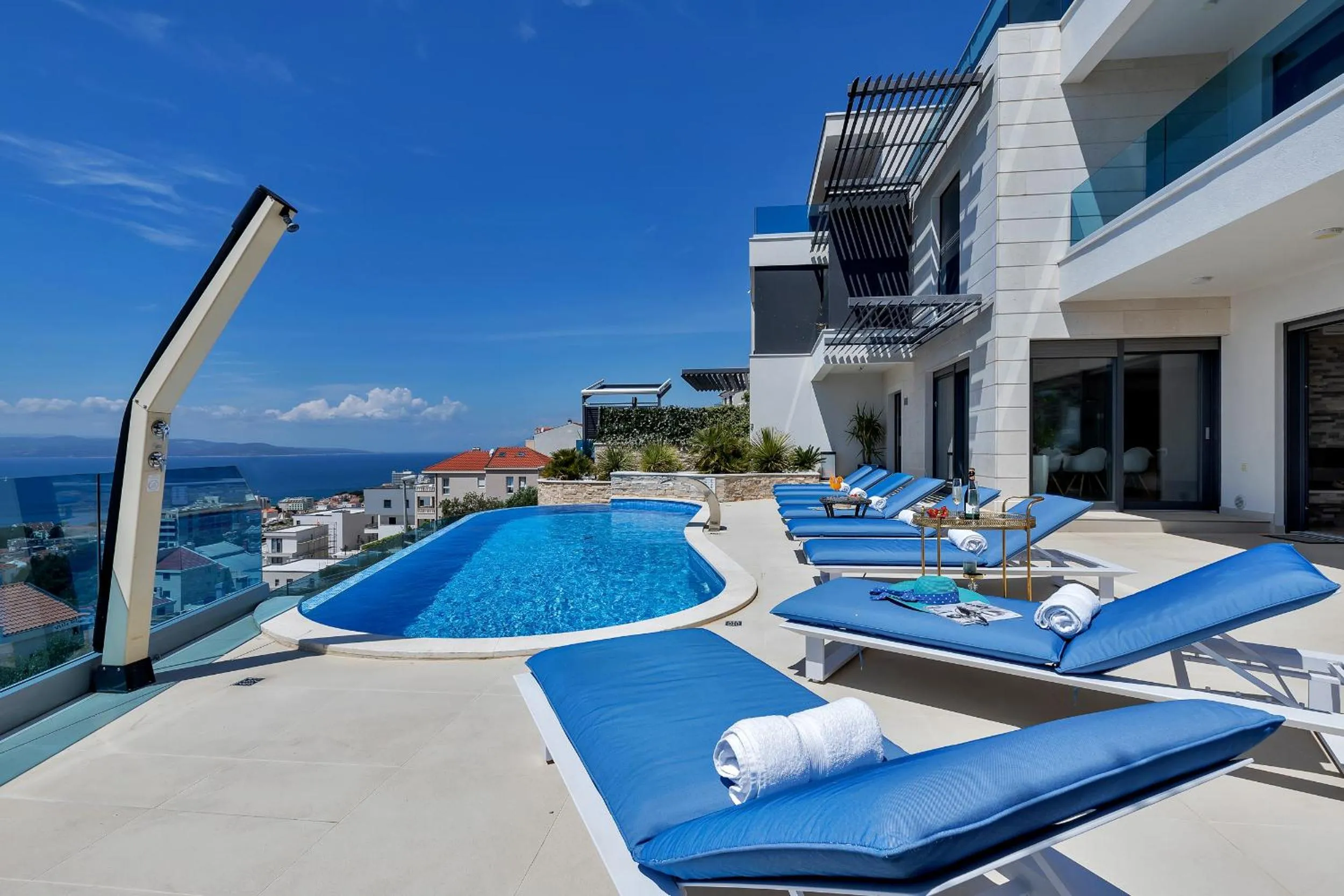 Swimming pool in Villa Afrodita