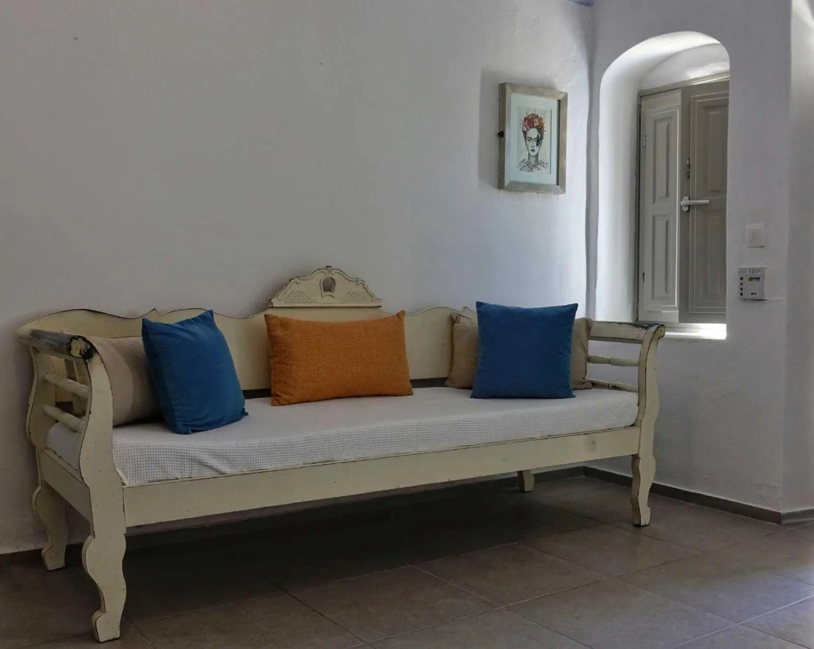Living room, Bed in Ducato di Oia - Adults Only