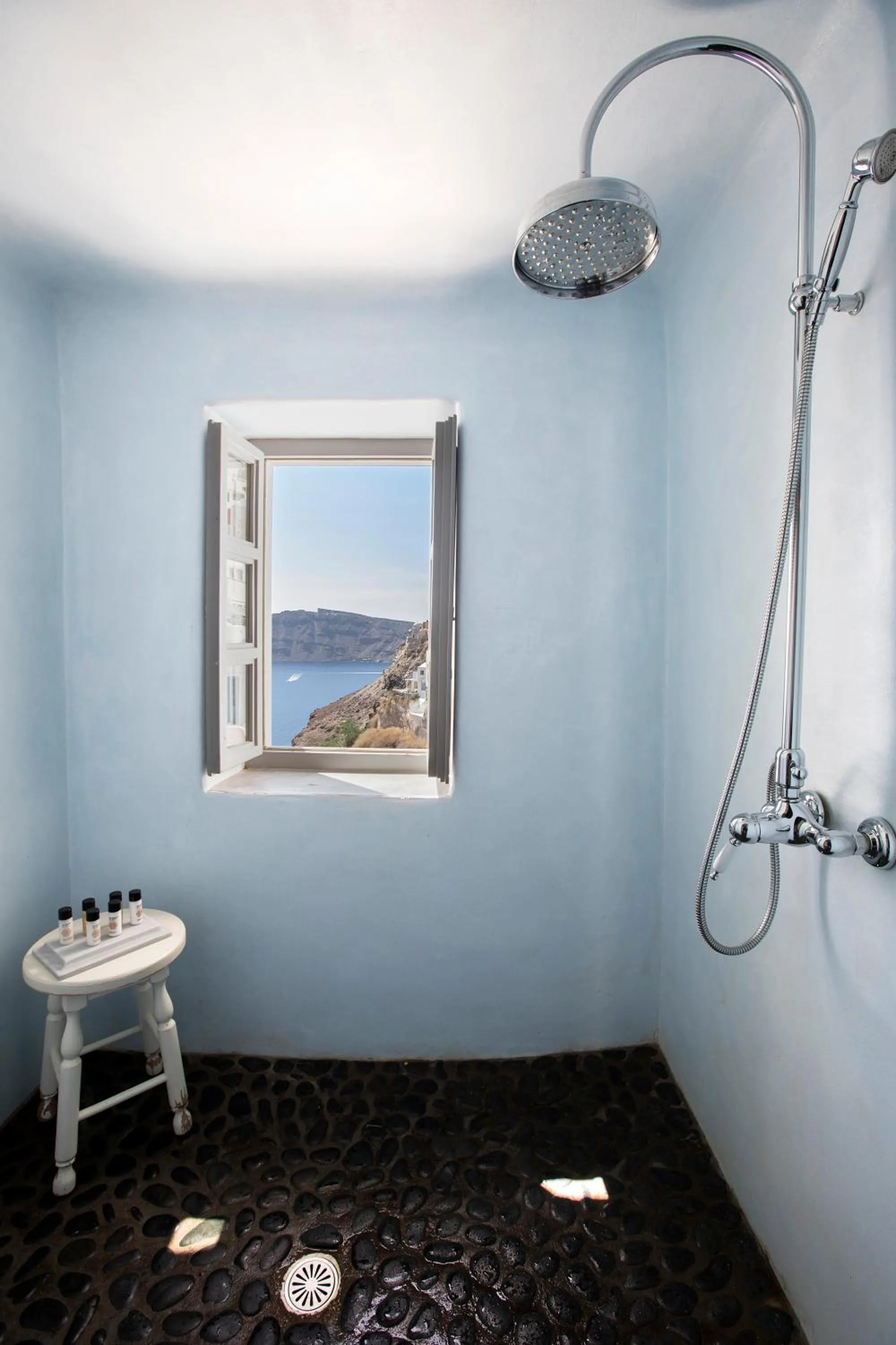 Shower in Ducato di Oia - Adults Only