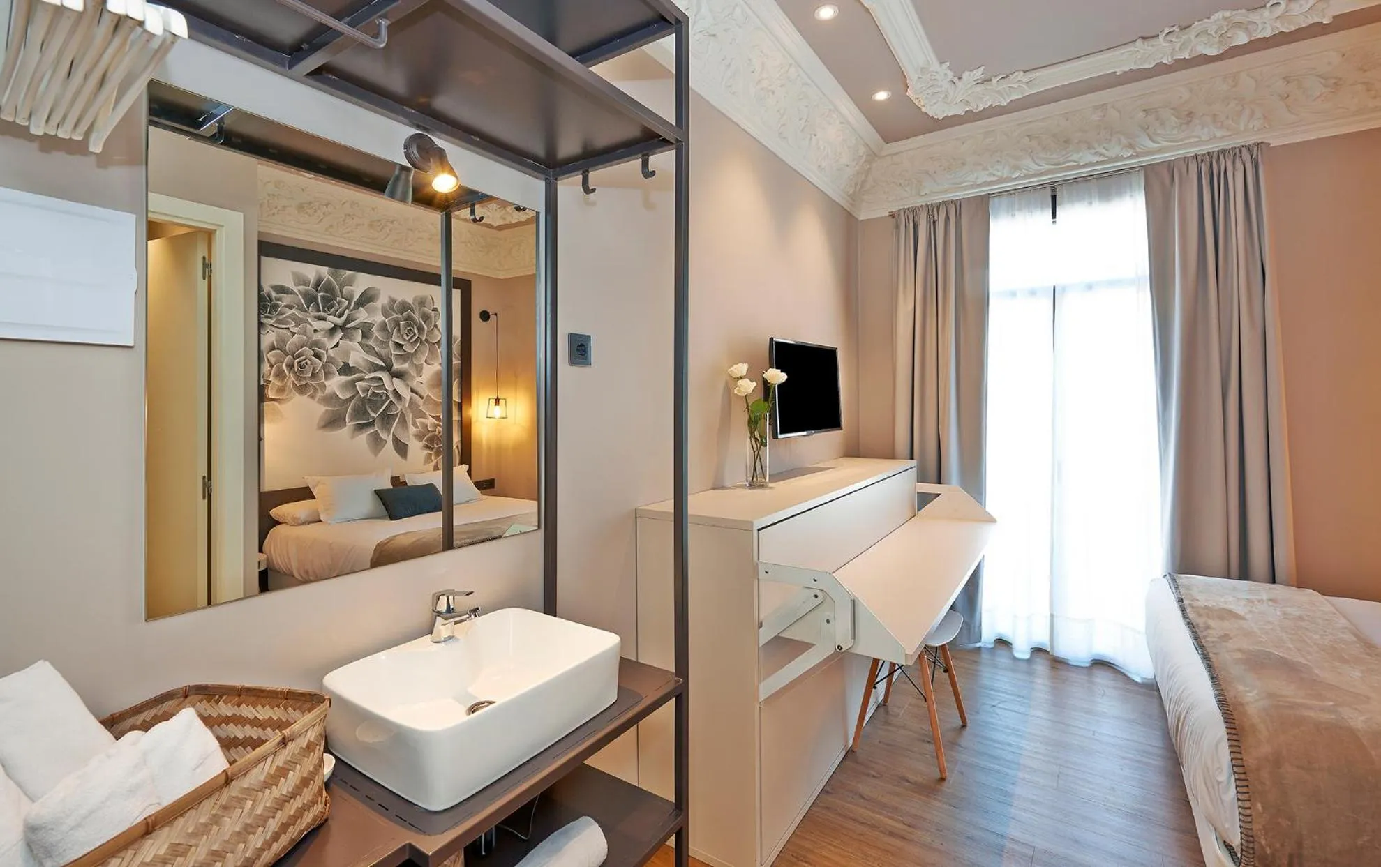 Decorative detail, Bed in Hostal Central Barcelona