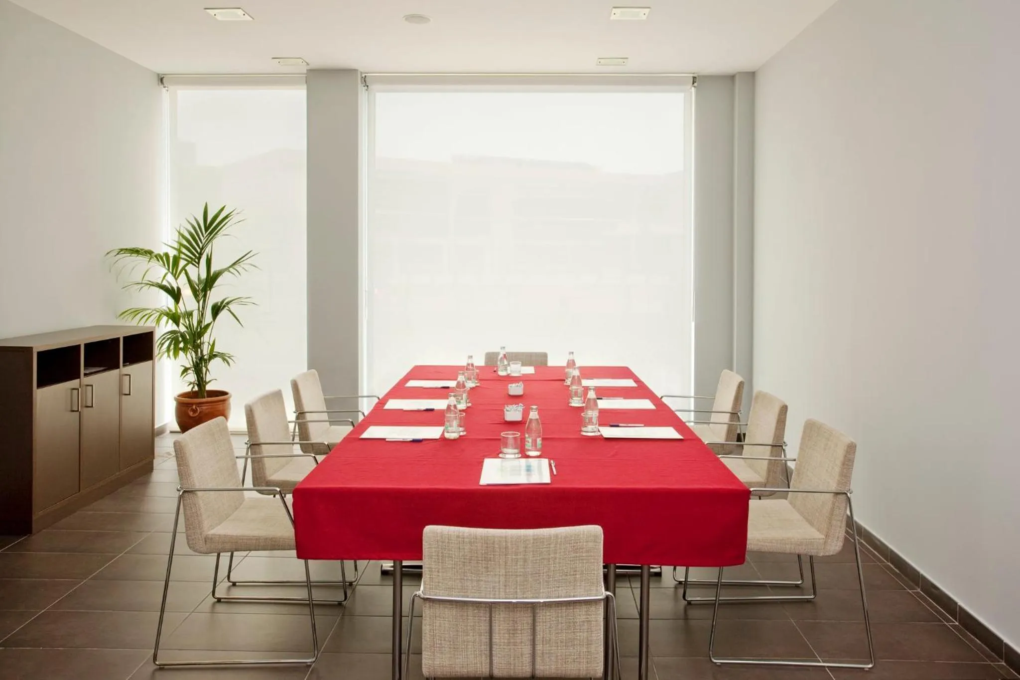 Meeting/conference room in Holiday Inn Express Sant Cugat by IHG