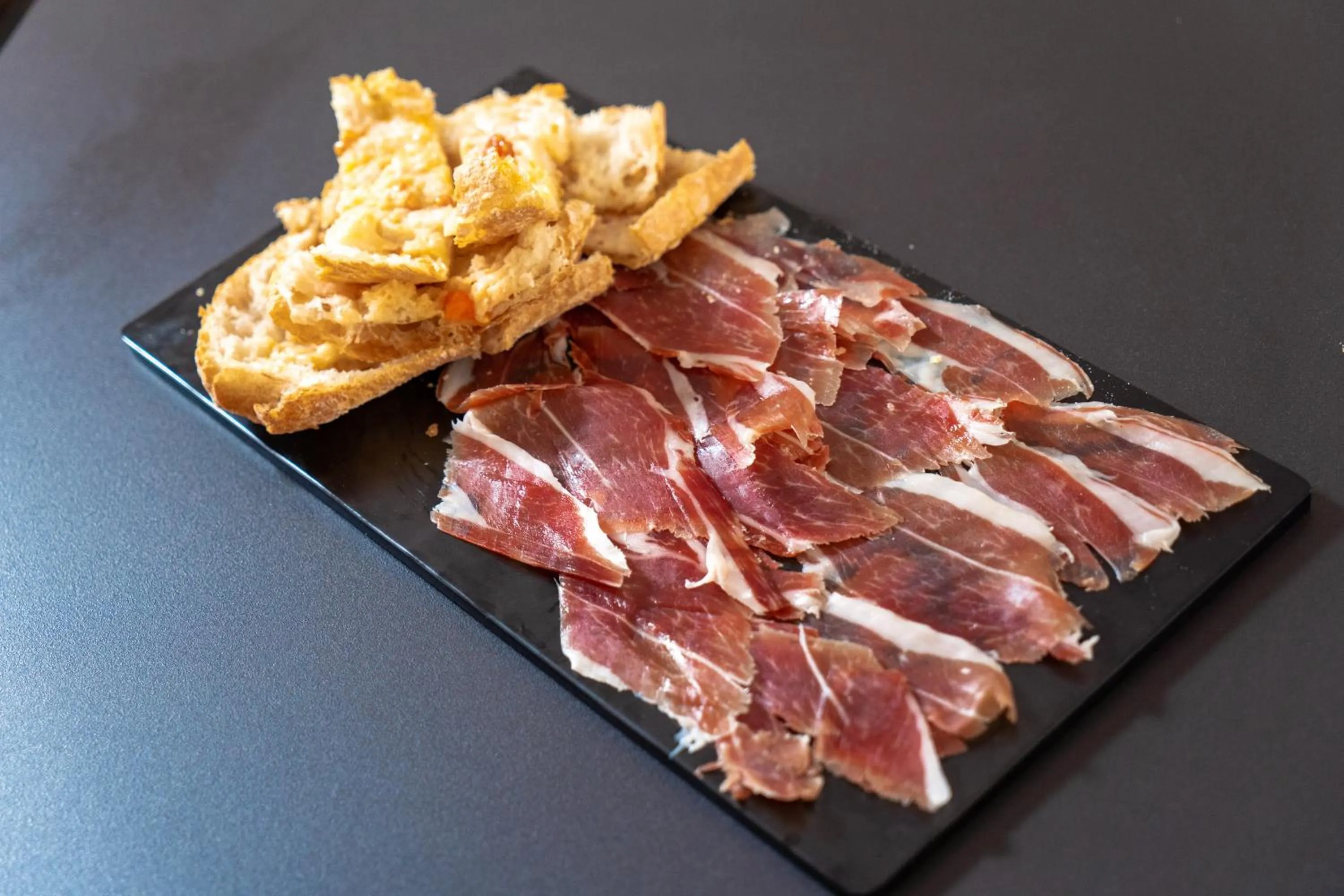 Restaurant/places to eat in Hotel Aubí