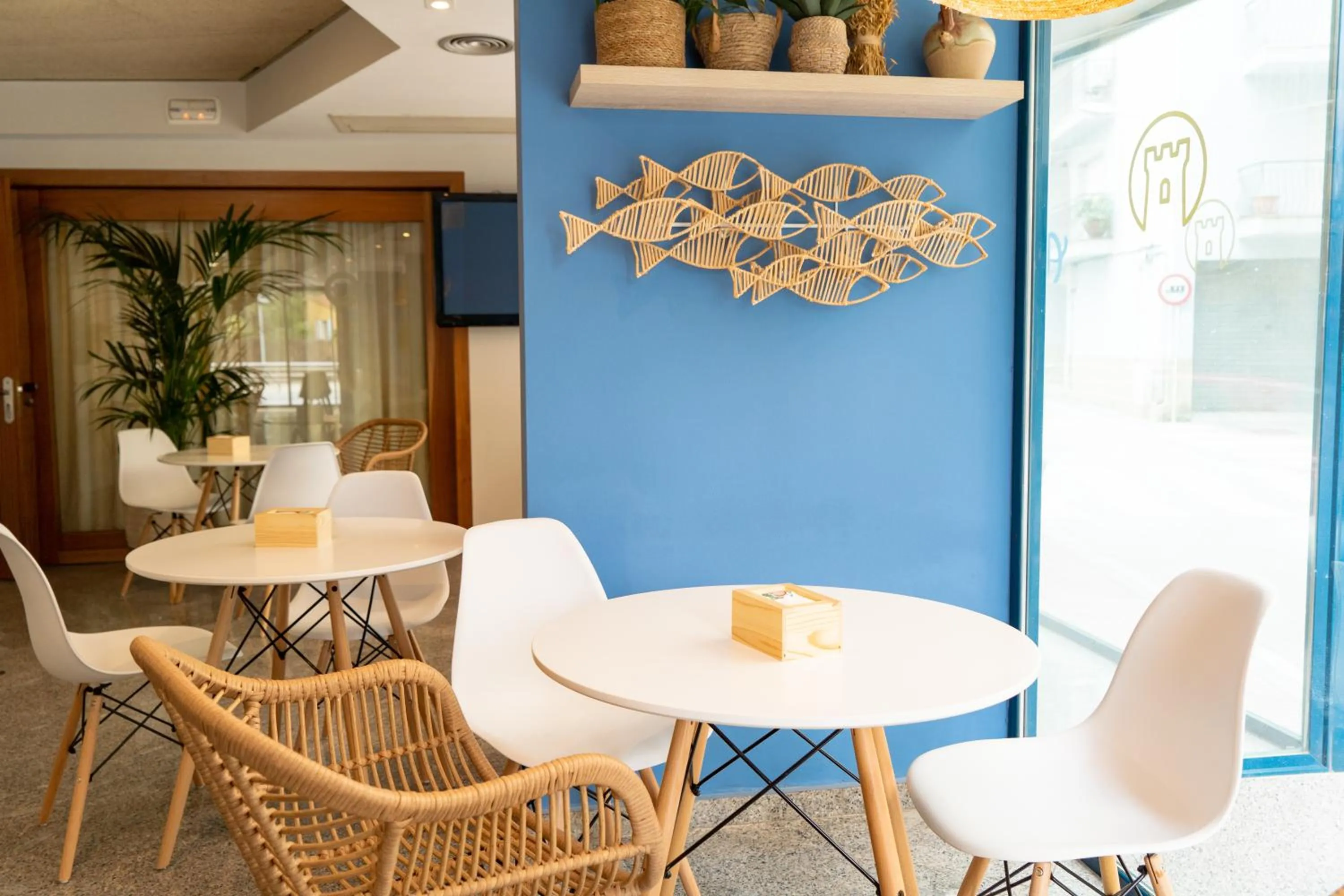 Restaurant/places to eat in Hotel Aubí