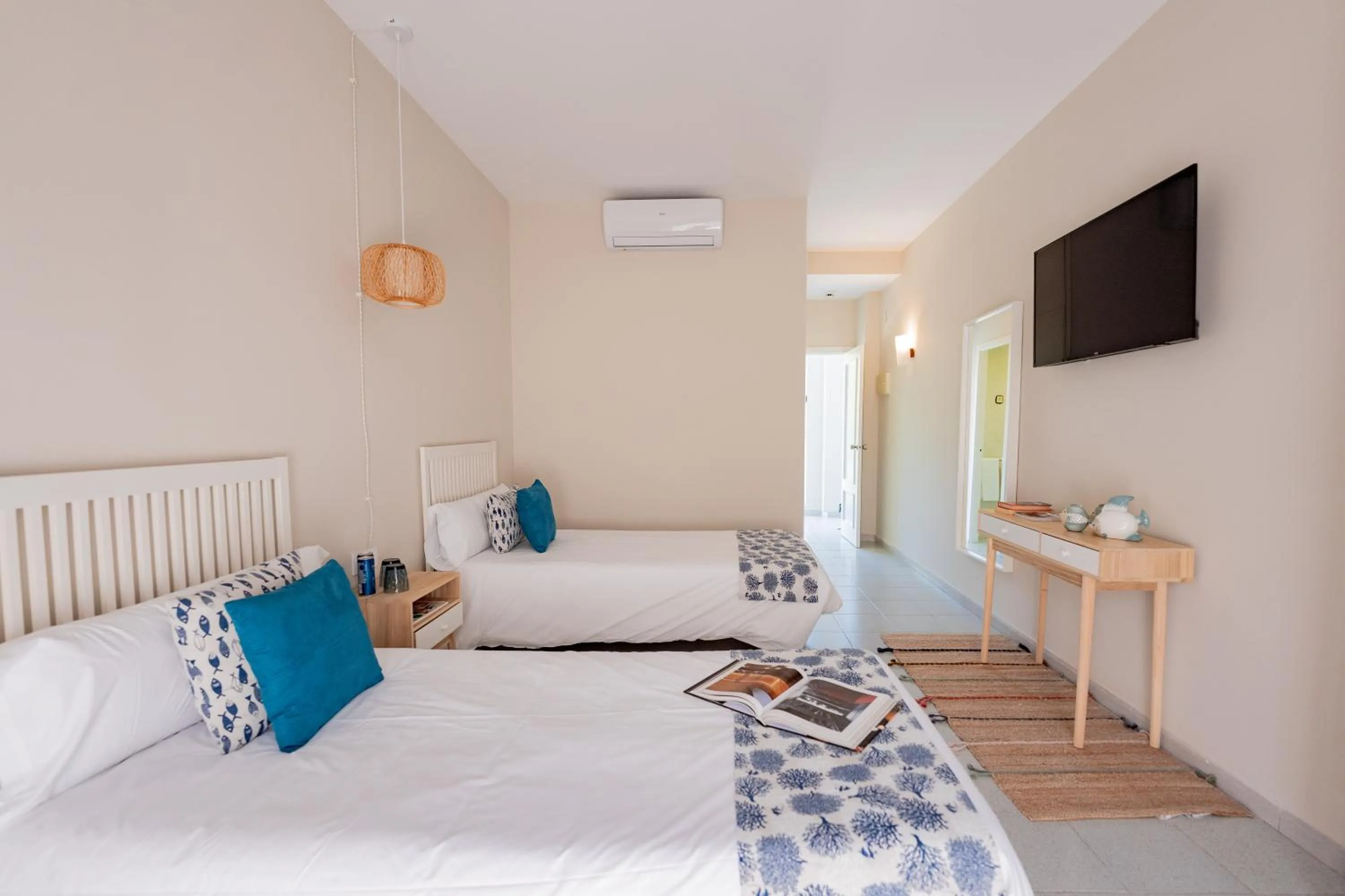 Bedroom, Bed in Hotel Aubí