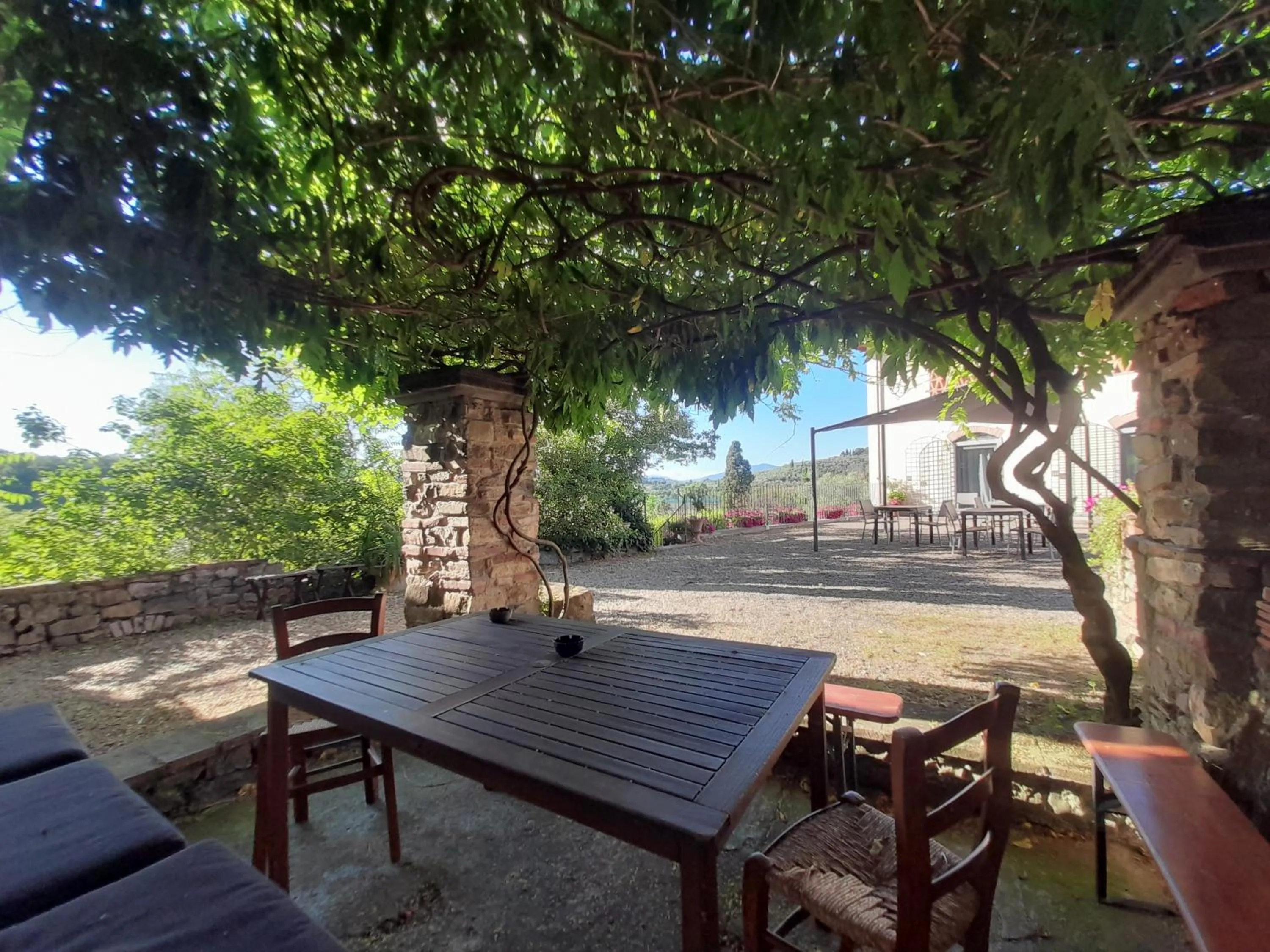 Restaurant/places to eat in Il Poggiolo Delle Rose Bed&Breakfast