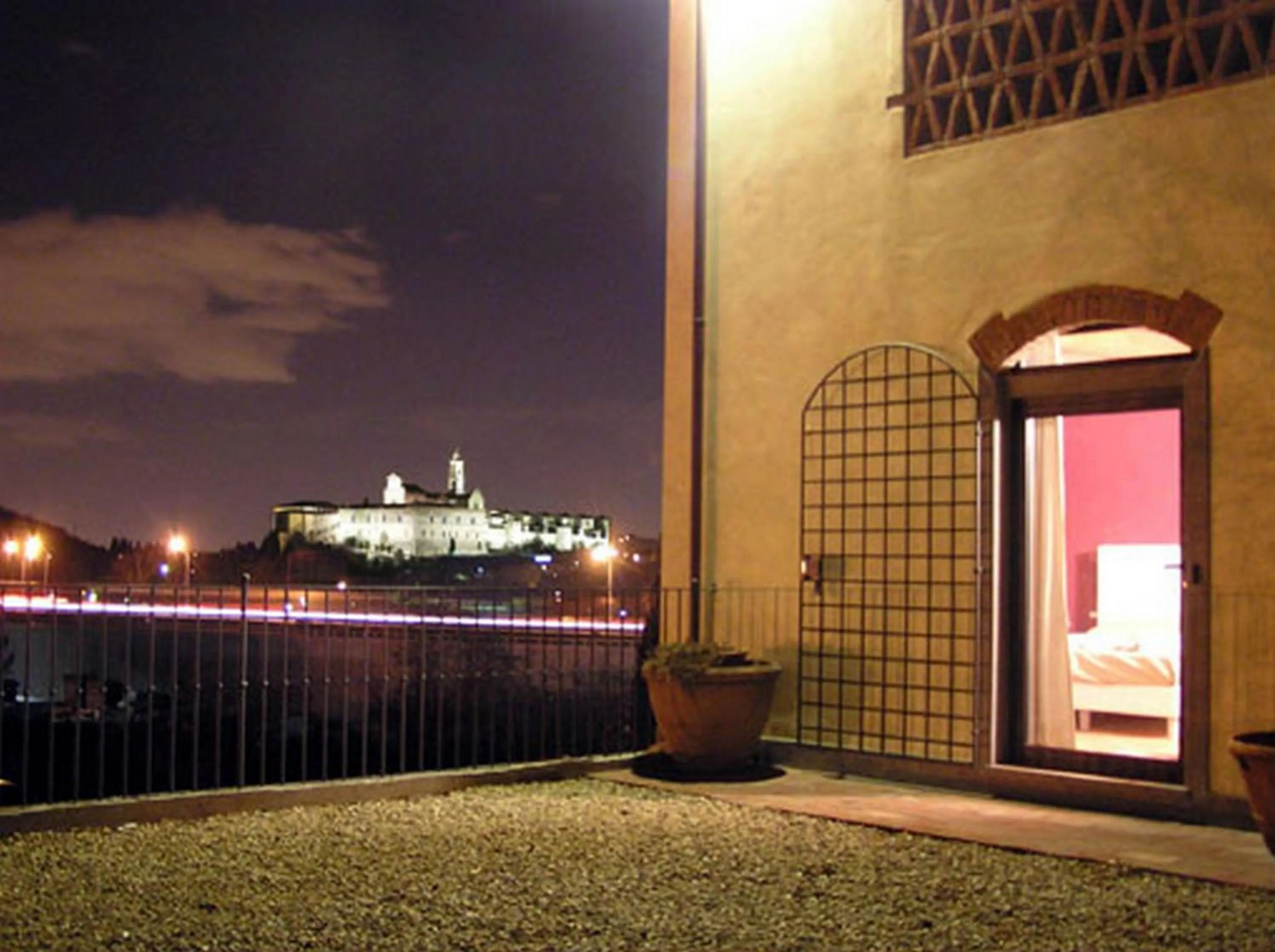 Night in Il Poggiolo Delle Rose Bed&Breakfast