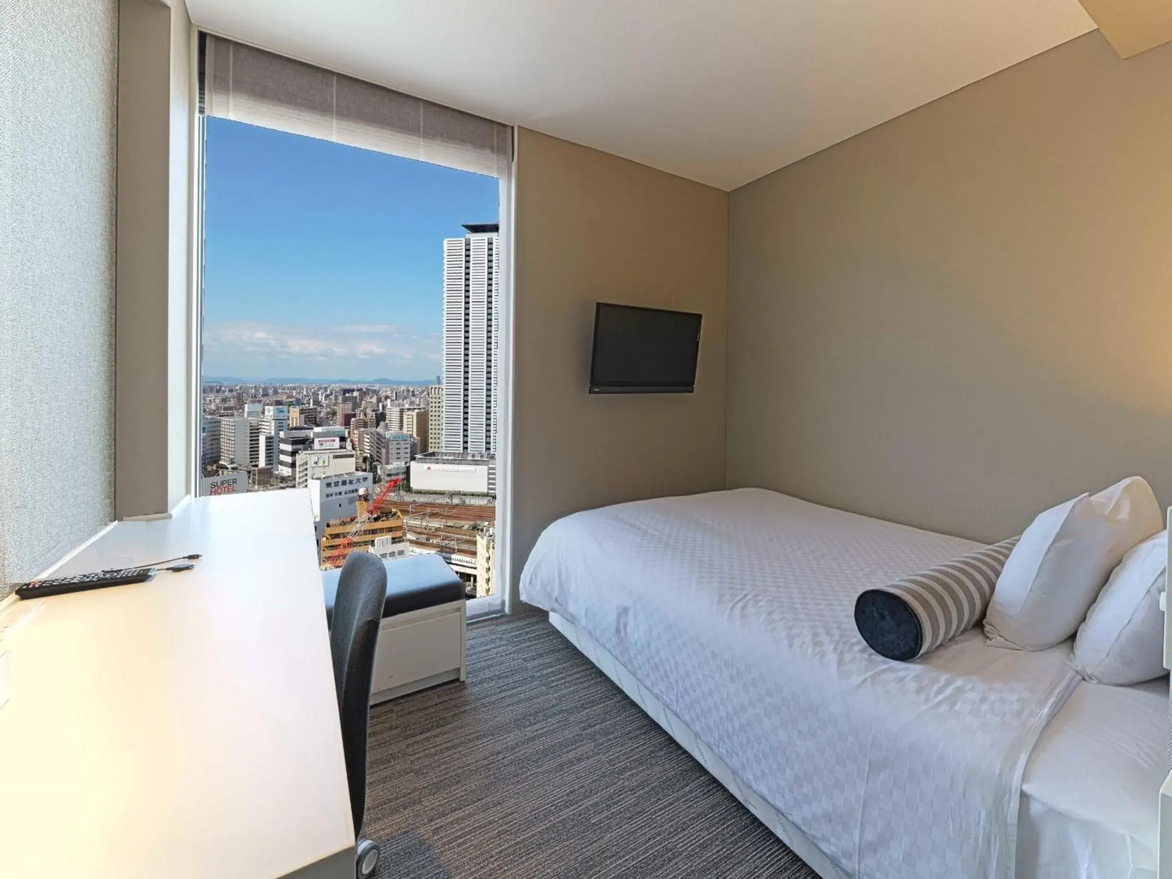 Standard Double Room - single occupancy - Non-Smoking in Meitetsu Inn Nagoyaeki Shinkansenguchi Standard Double Room - single occupancy - Non-Smoking in Meitetsu Inn Nagoyaeki Shinkansenguchi