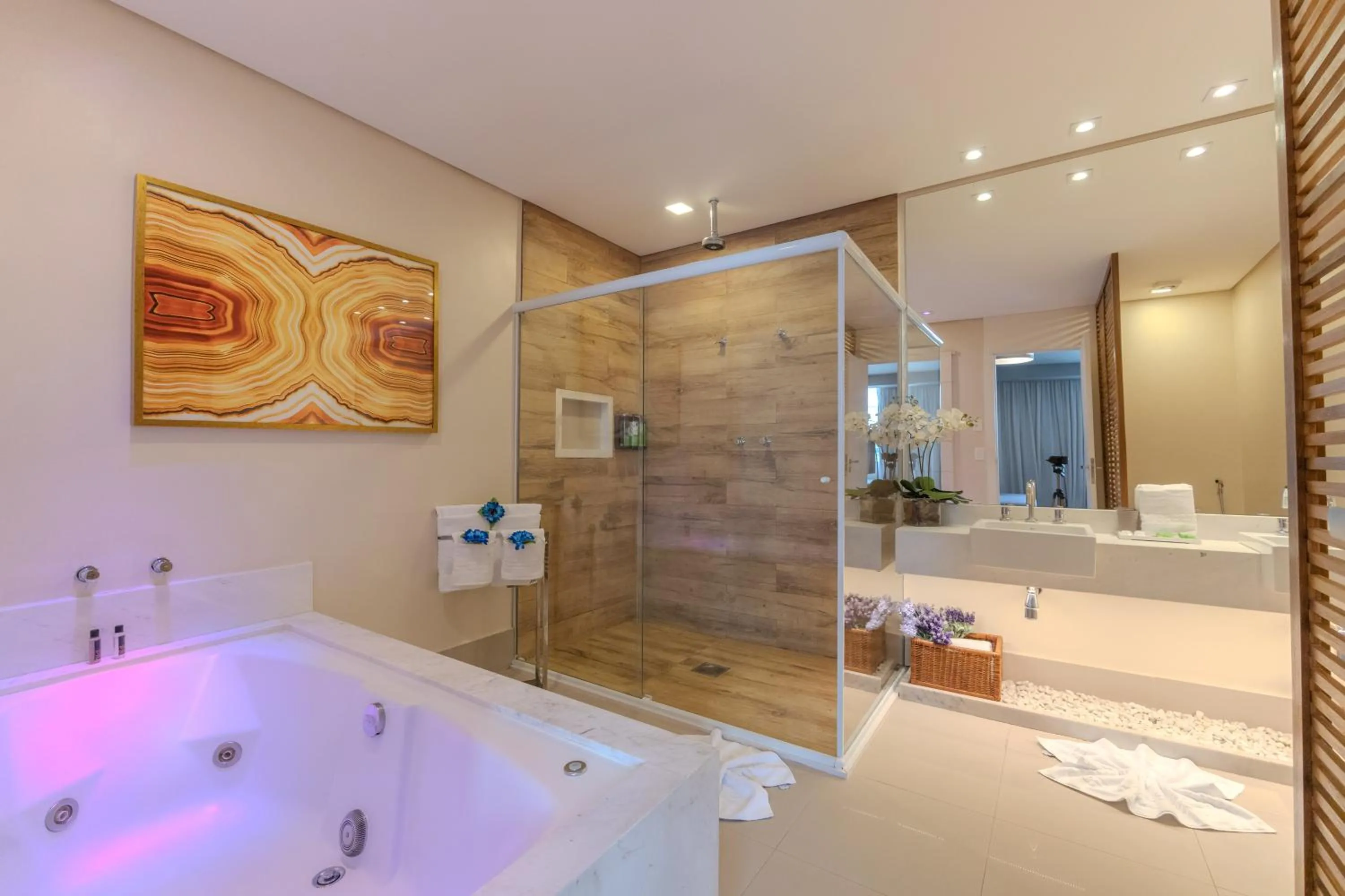 Shower in Hotel Heritage