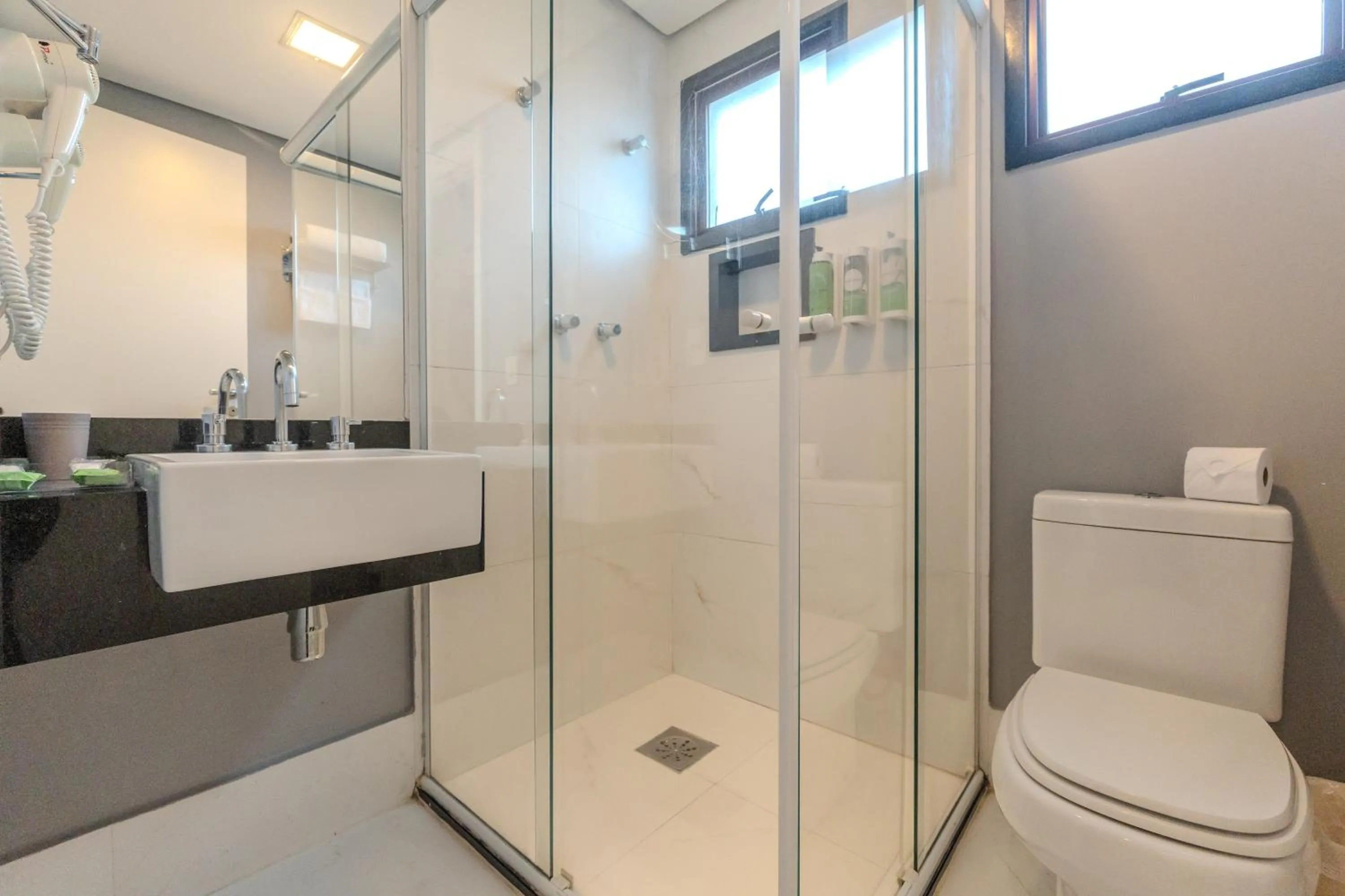 Shower in Hotel Heritage