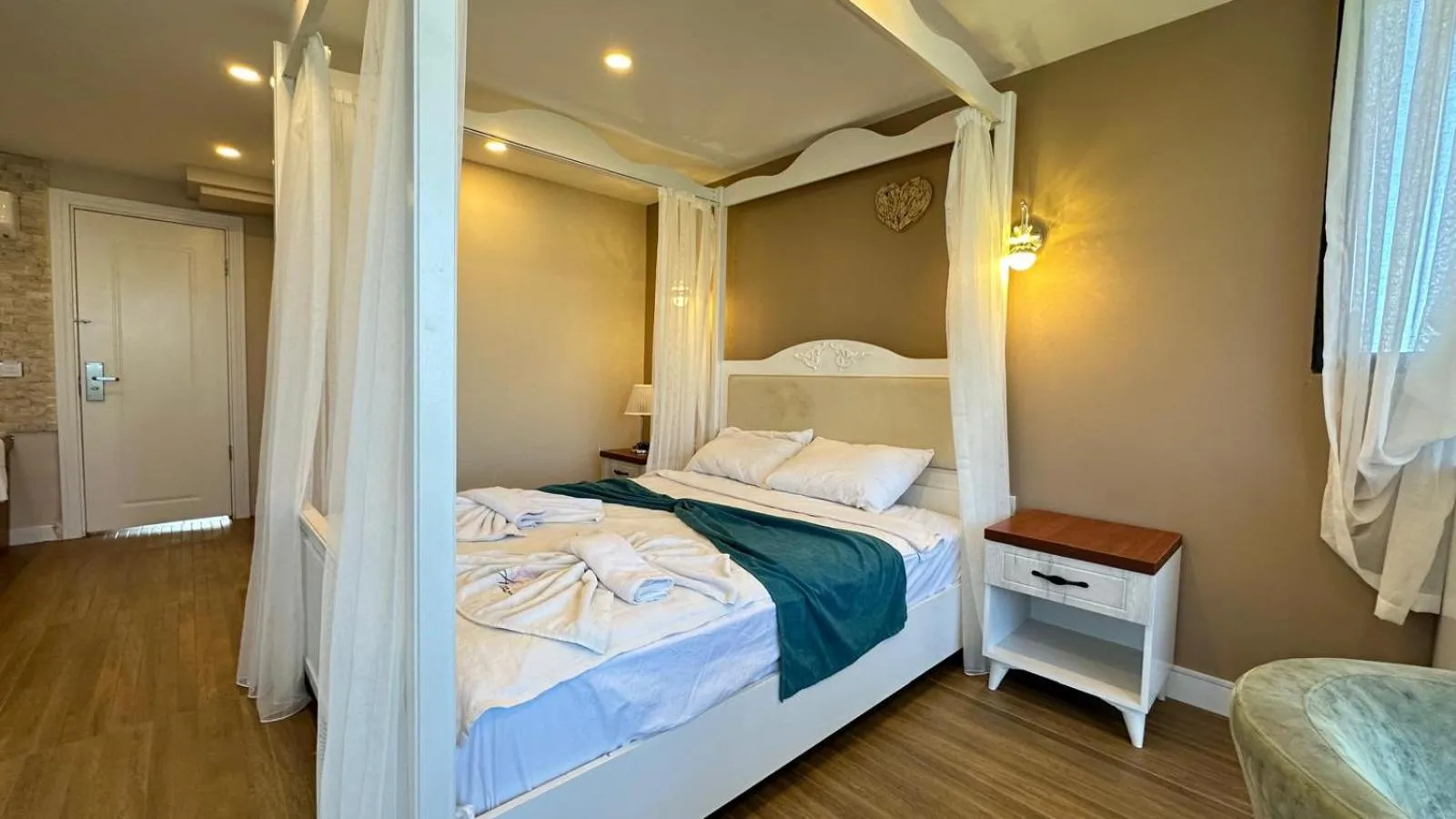 Bed in Aden Boutique Otel