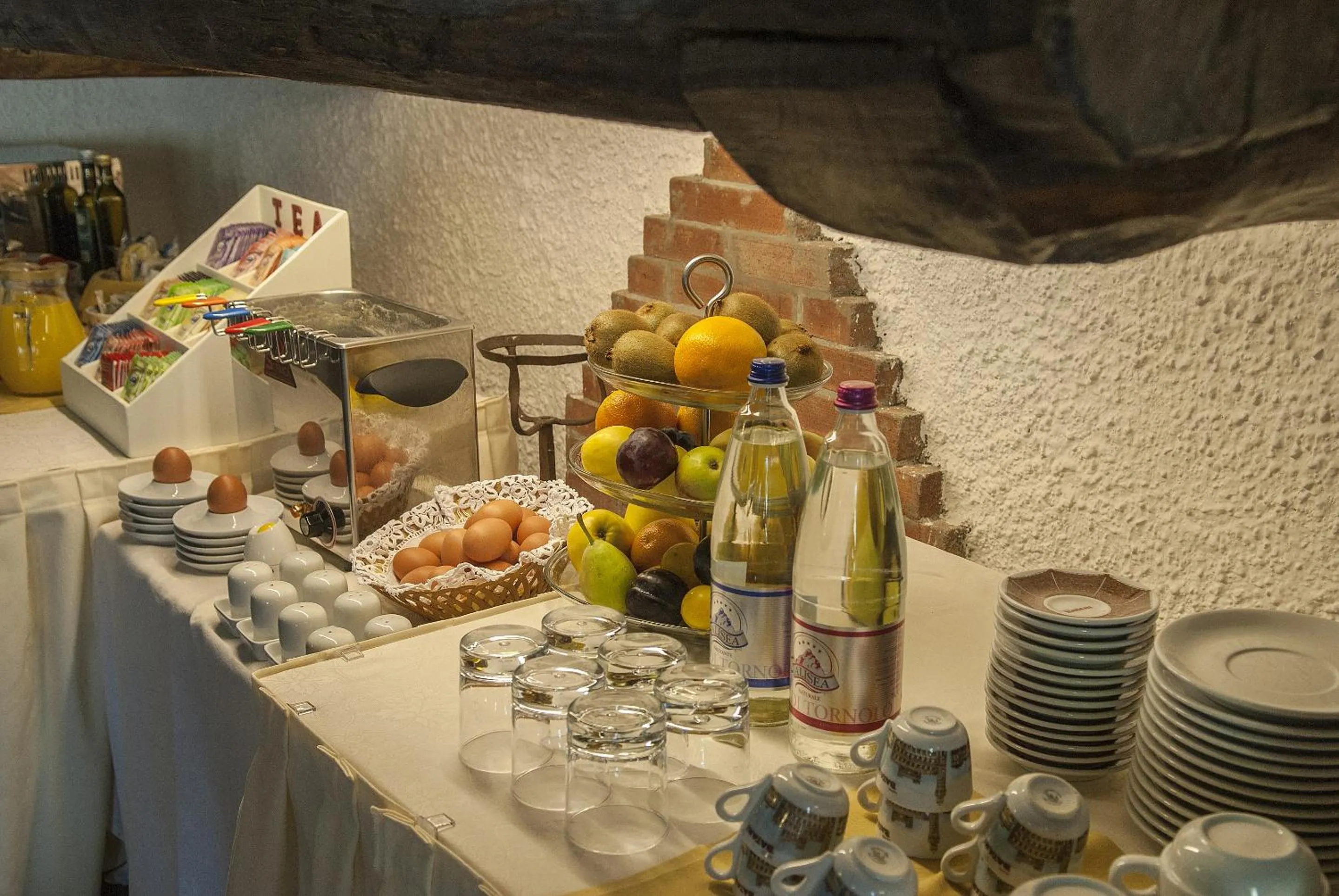 Buffet breakfast in Hotel Colle Etrusco Salivolpi