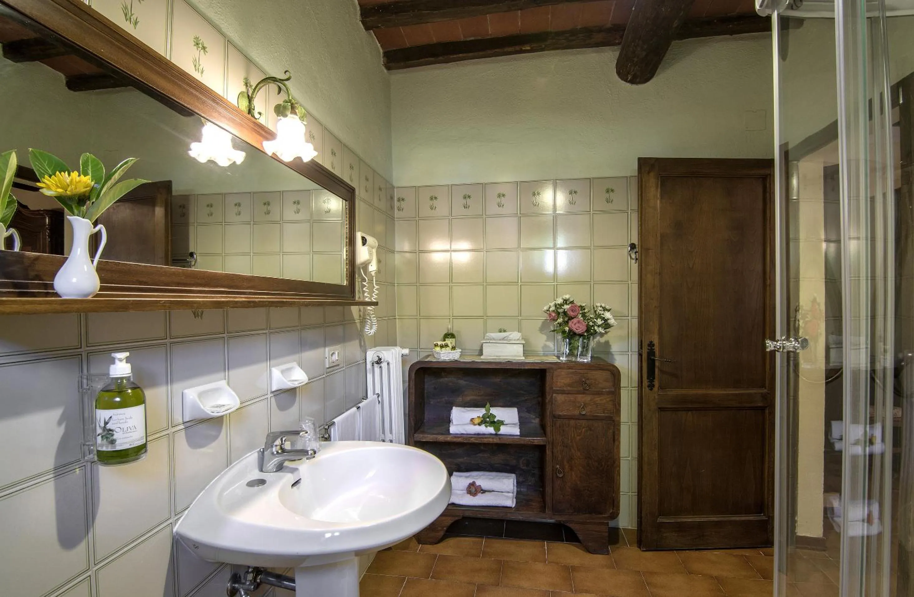 Shower in Hotel Colle Etrusco Salivolpi