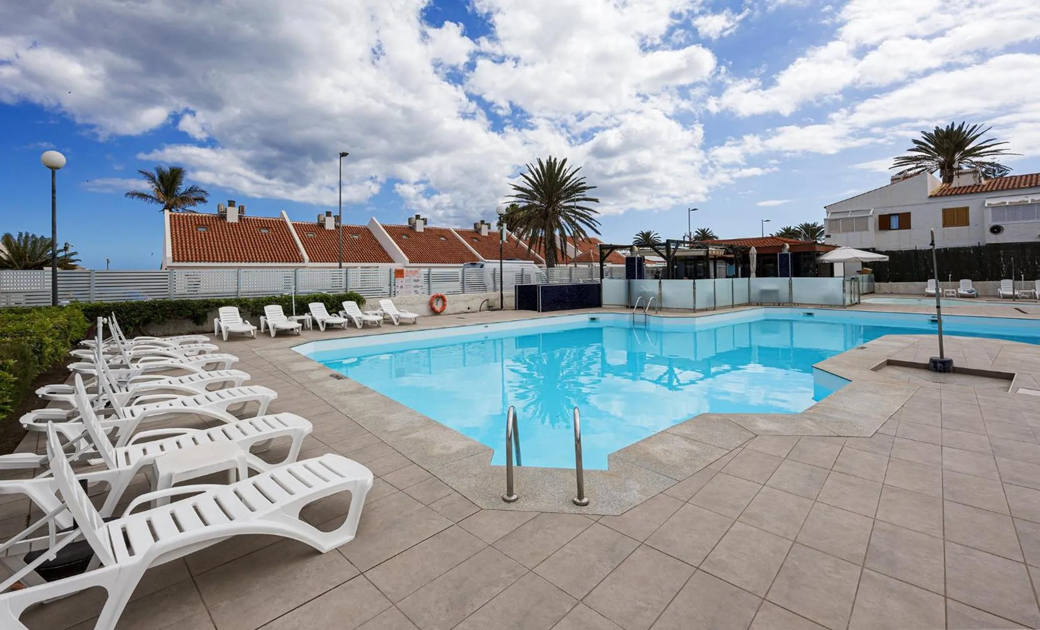 Pool view in Smartr Maspalomas Corinto