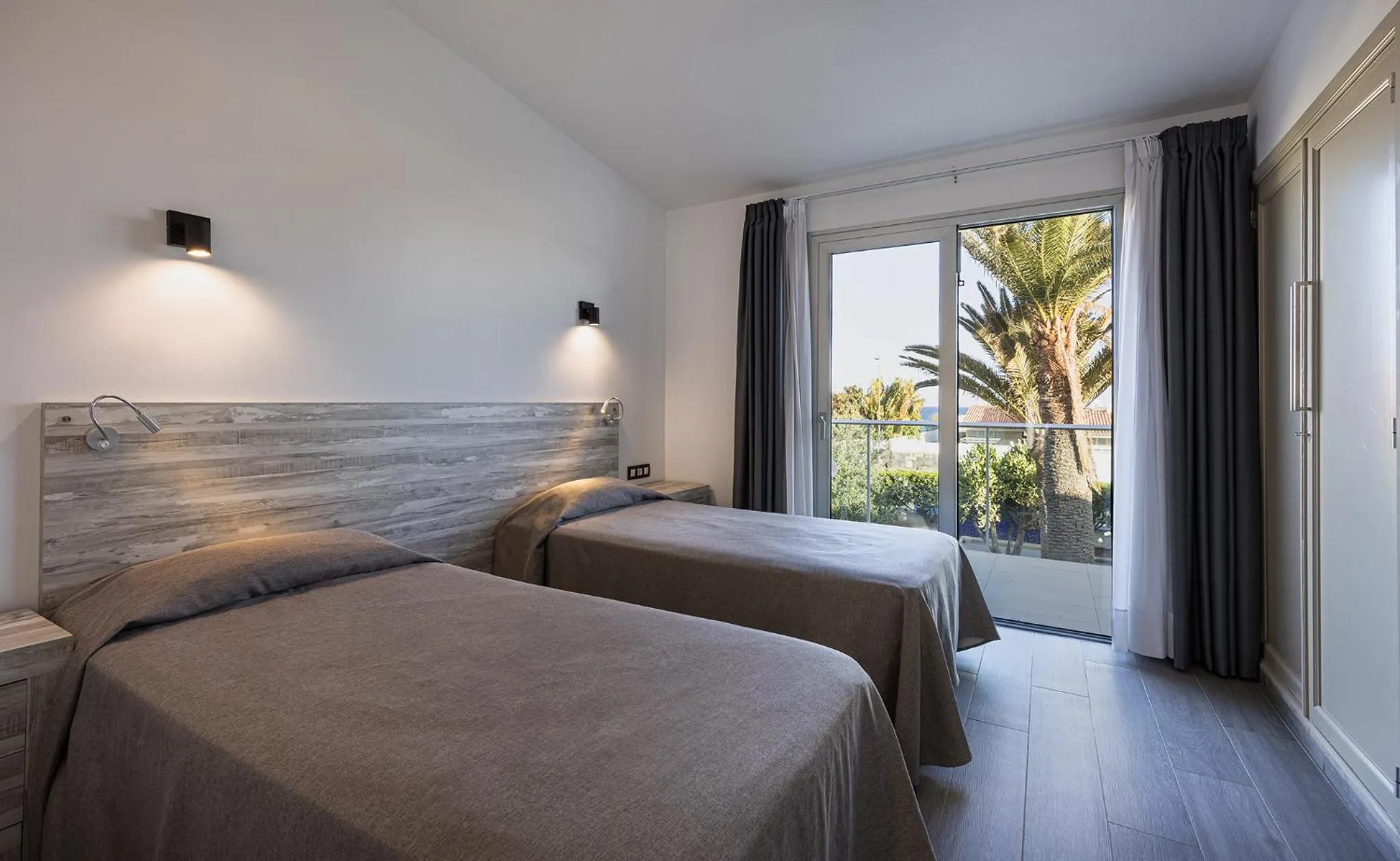 Bed in Smartr Maspalomas Corinto