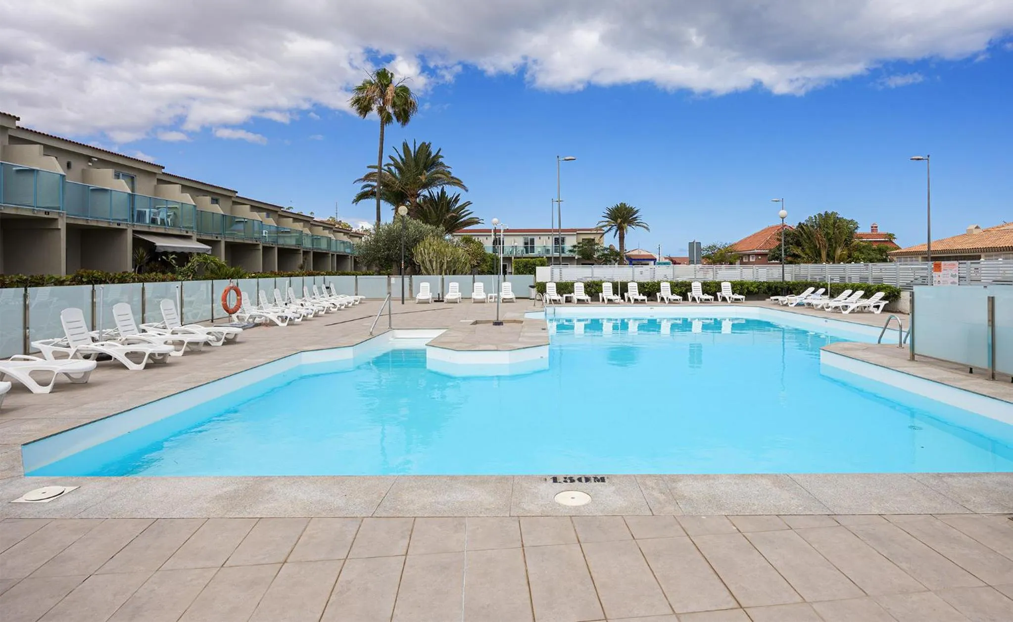 Pool view in Smartr Maspalomas Corinto