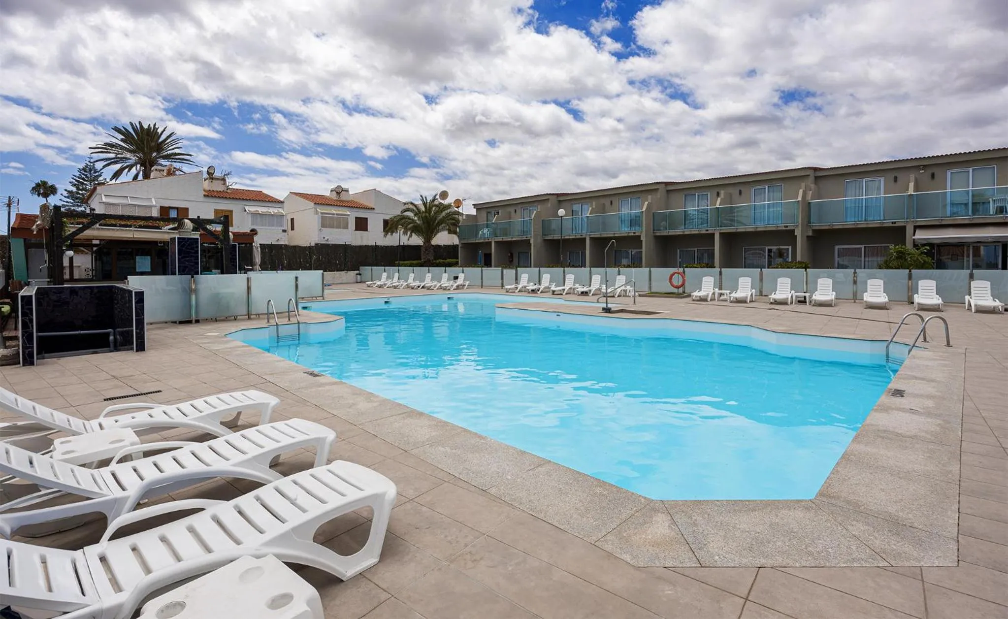 Swimming pool in Smartr Maspalomas Corinto