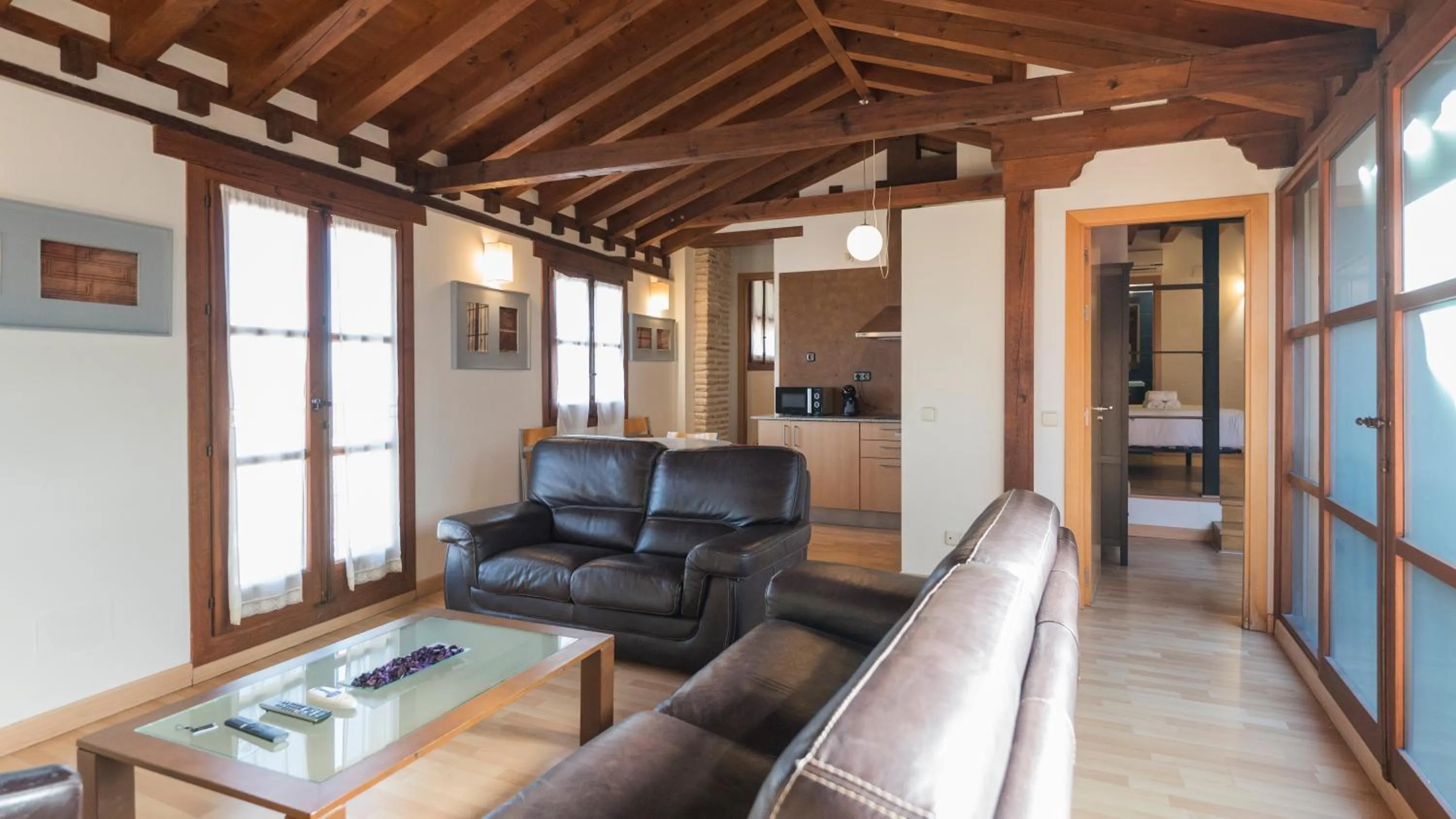 TV and multimedia in Casa de los Mozárabes by Toledo AP