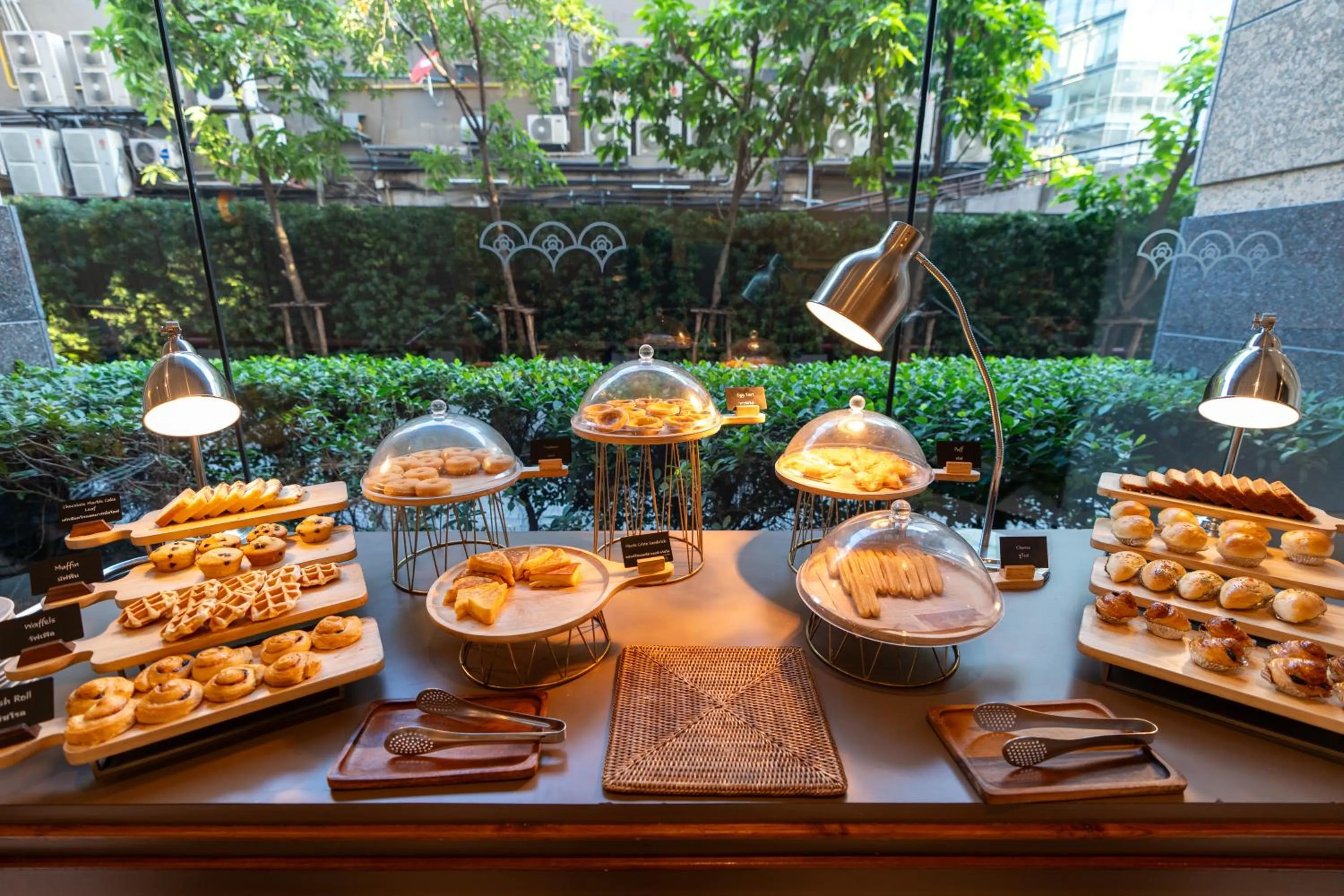 Food and drinks in Grande Centre Point Sukhumvit 55 Thong Lo