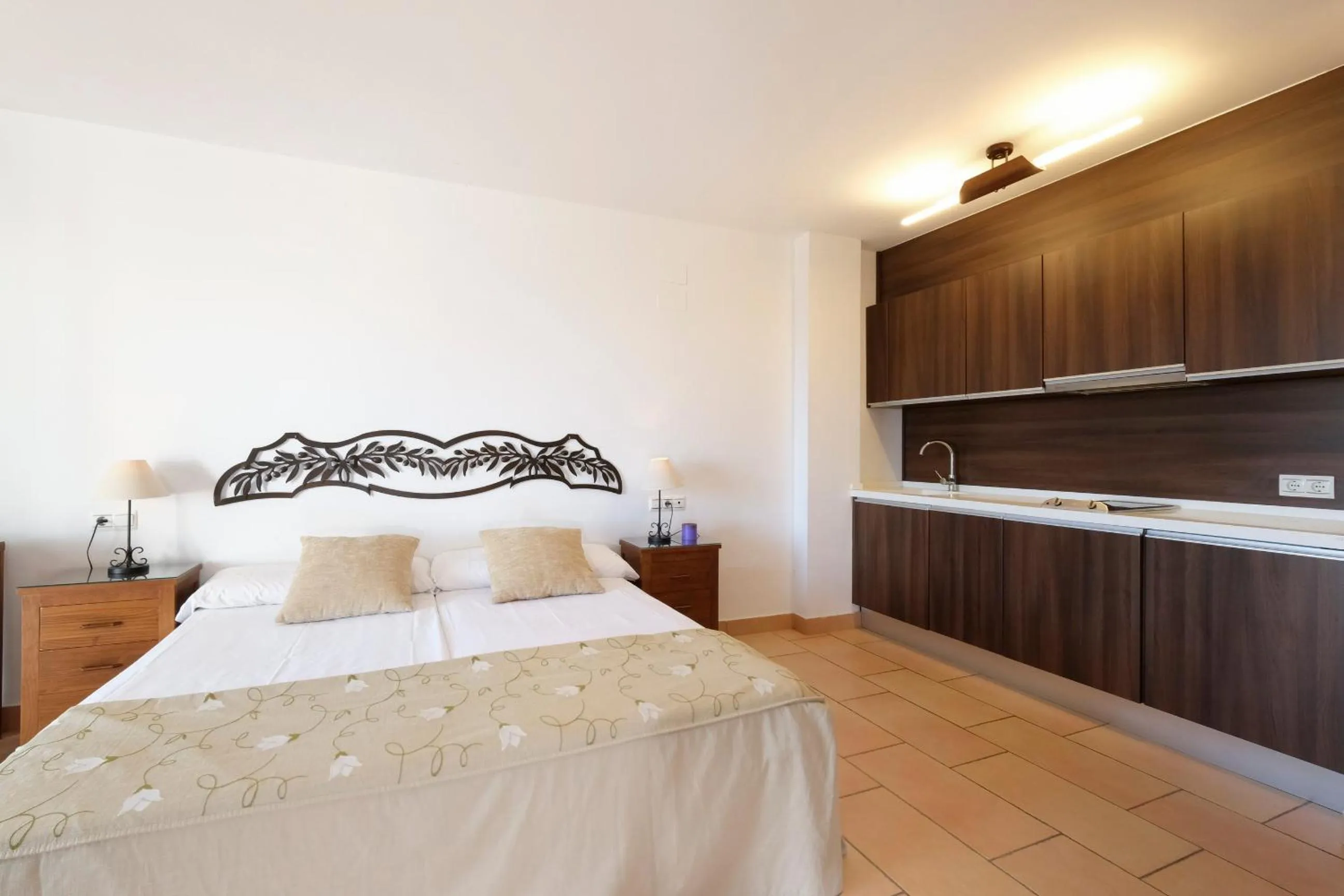 Photo of the whole room, Bed in Los Castillarejos Apartamentos Rurales