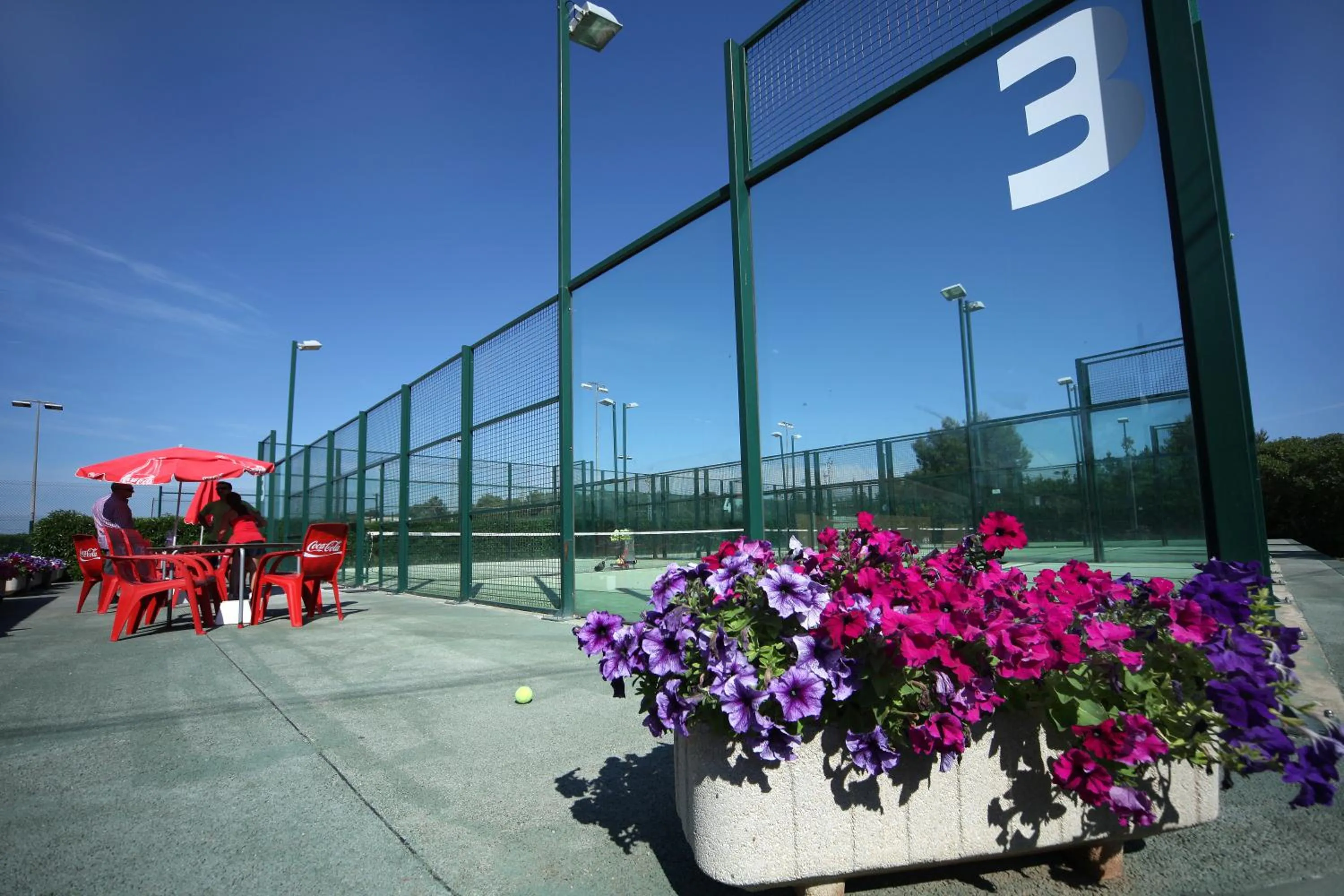 Tennis court in Hotel Don Miguel Playa