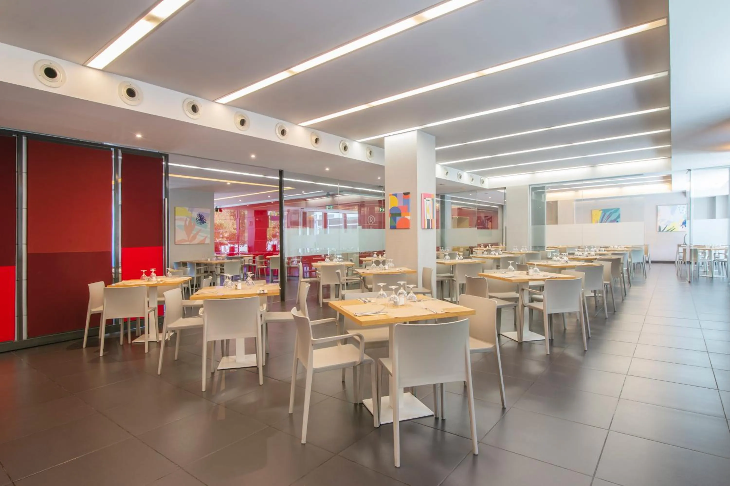 Restaurant/places to eat in Hotel Granada by Pierre & Vacances