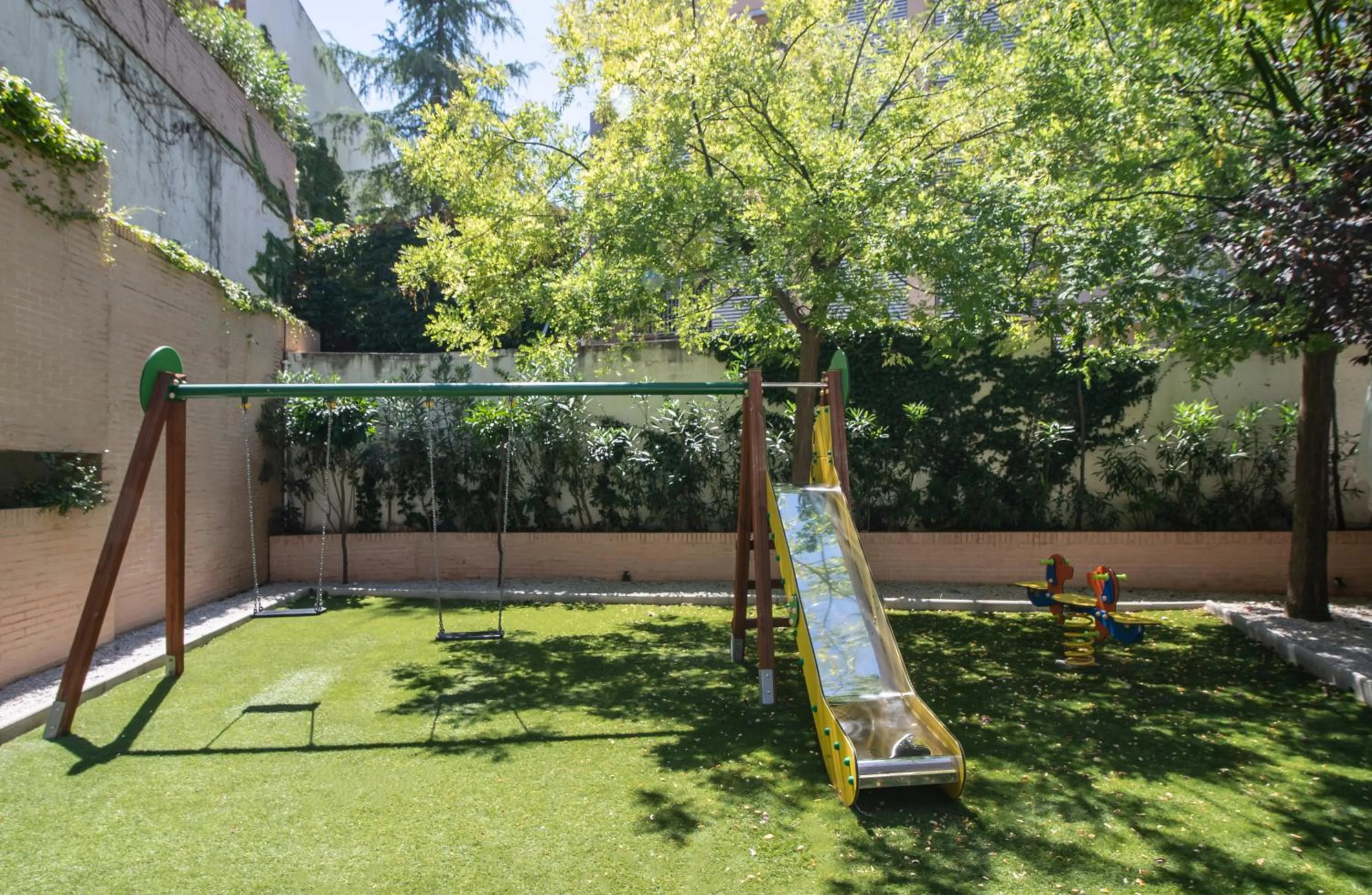 Patio in Hotel Granada by Pierre & Vacances