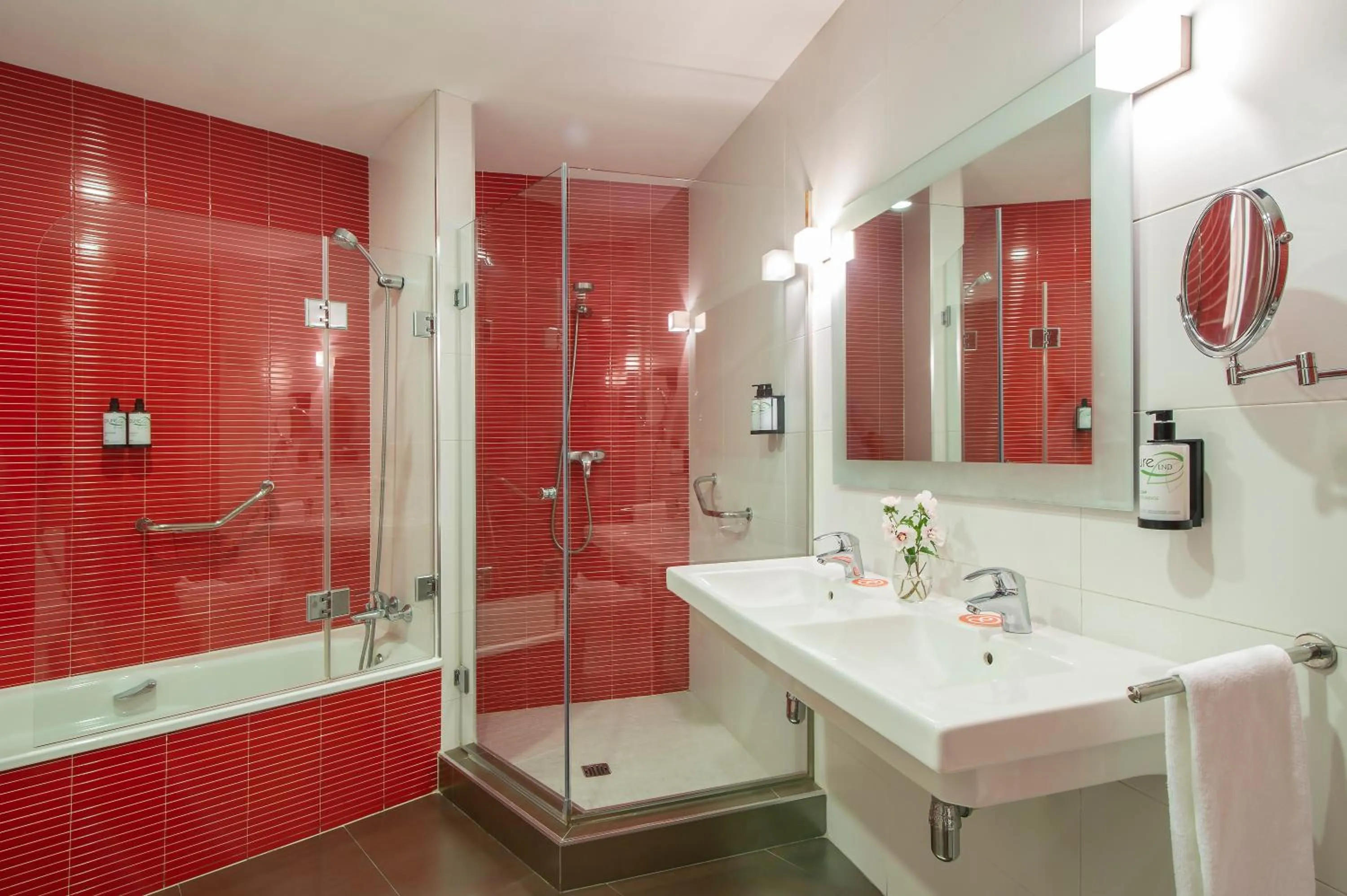 Shower in Hotel Granada by Pierre & Vacances