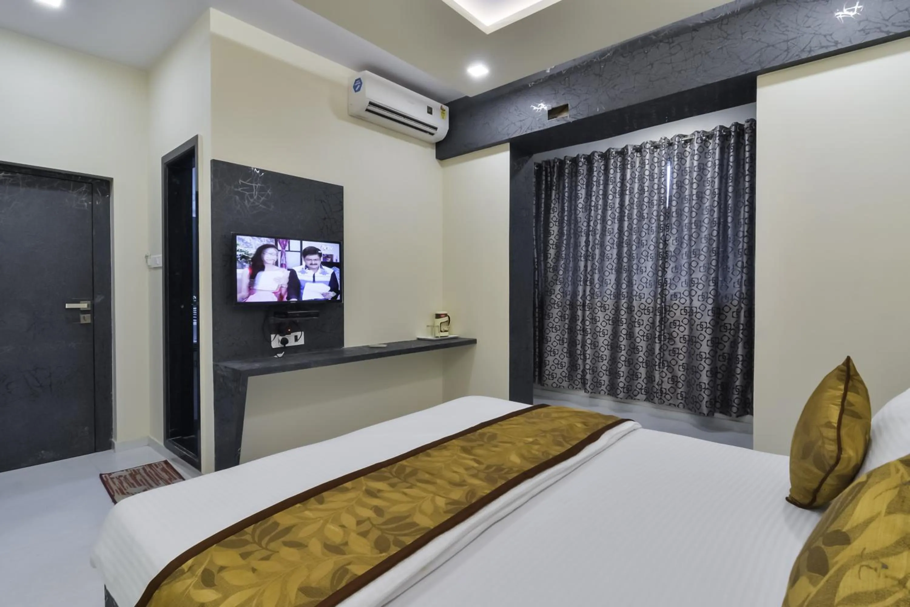 Bed in Hotel Aroma- Dadar