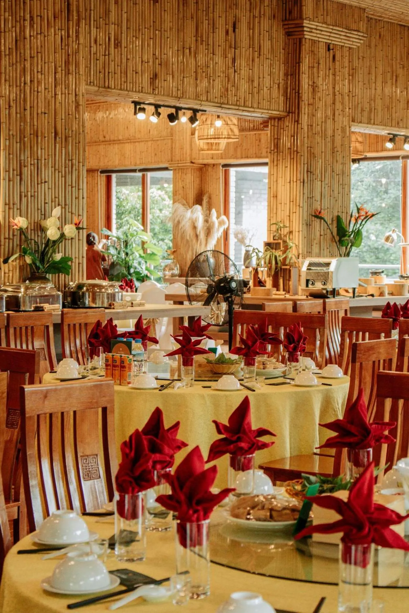 Restaurant/places to eat in Thung Nham Resort