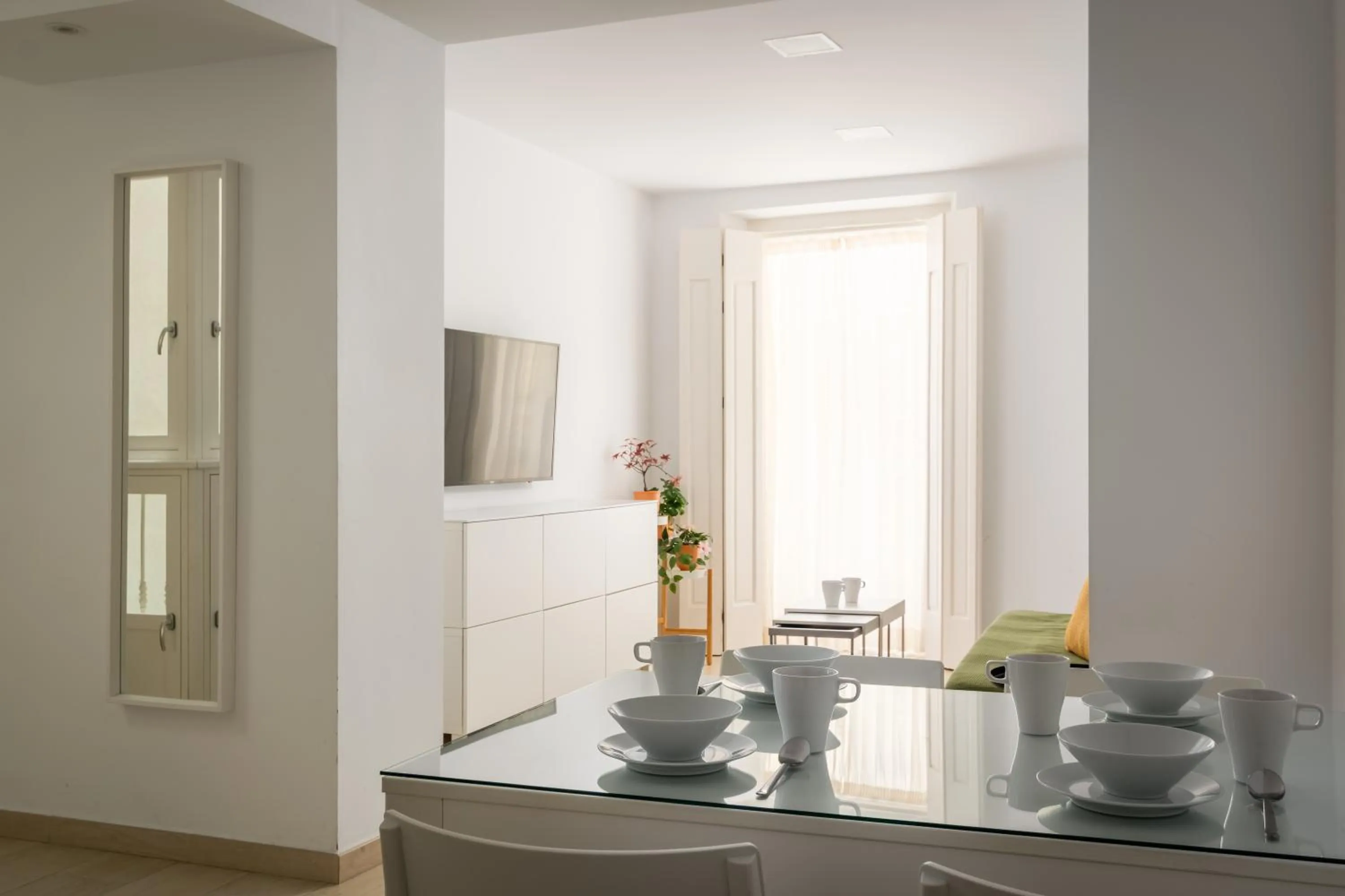 Dining area in BYPILLOW Tiento