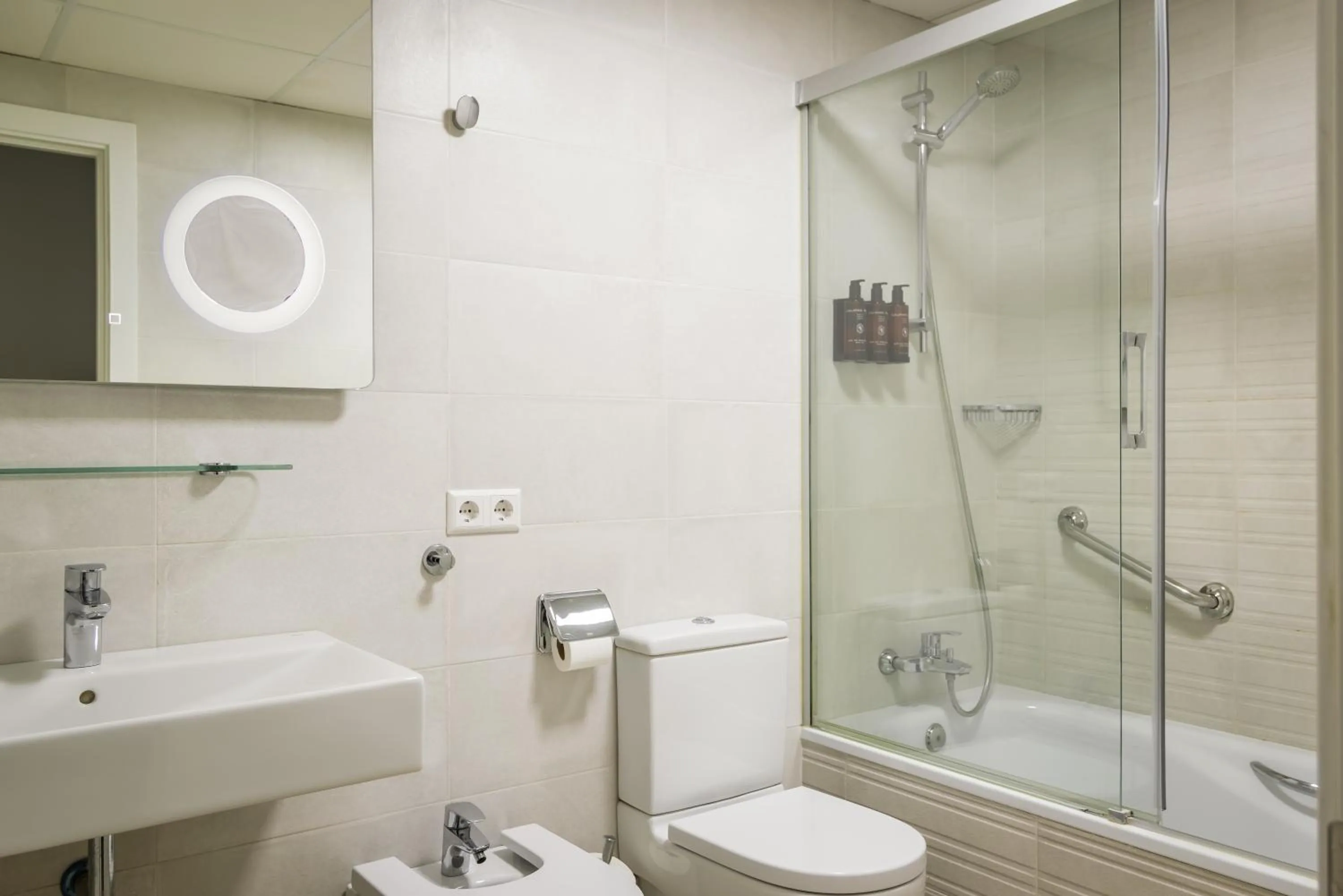 Bathroom in BYPILLOW Tiento